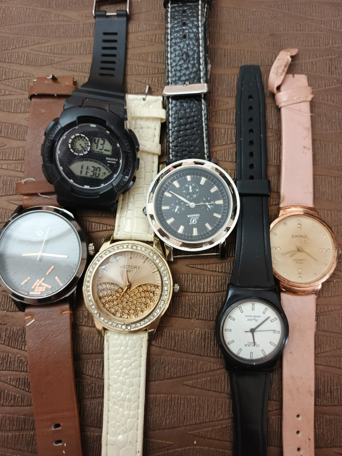 Lot Of 6 Vintage Mens Womens Watches Haoku Sanda Omax Gemstar For Parts Repair