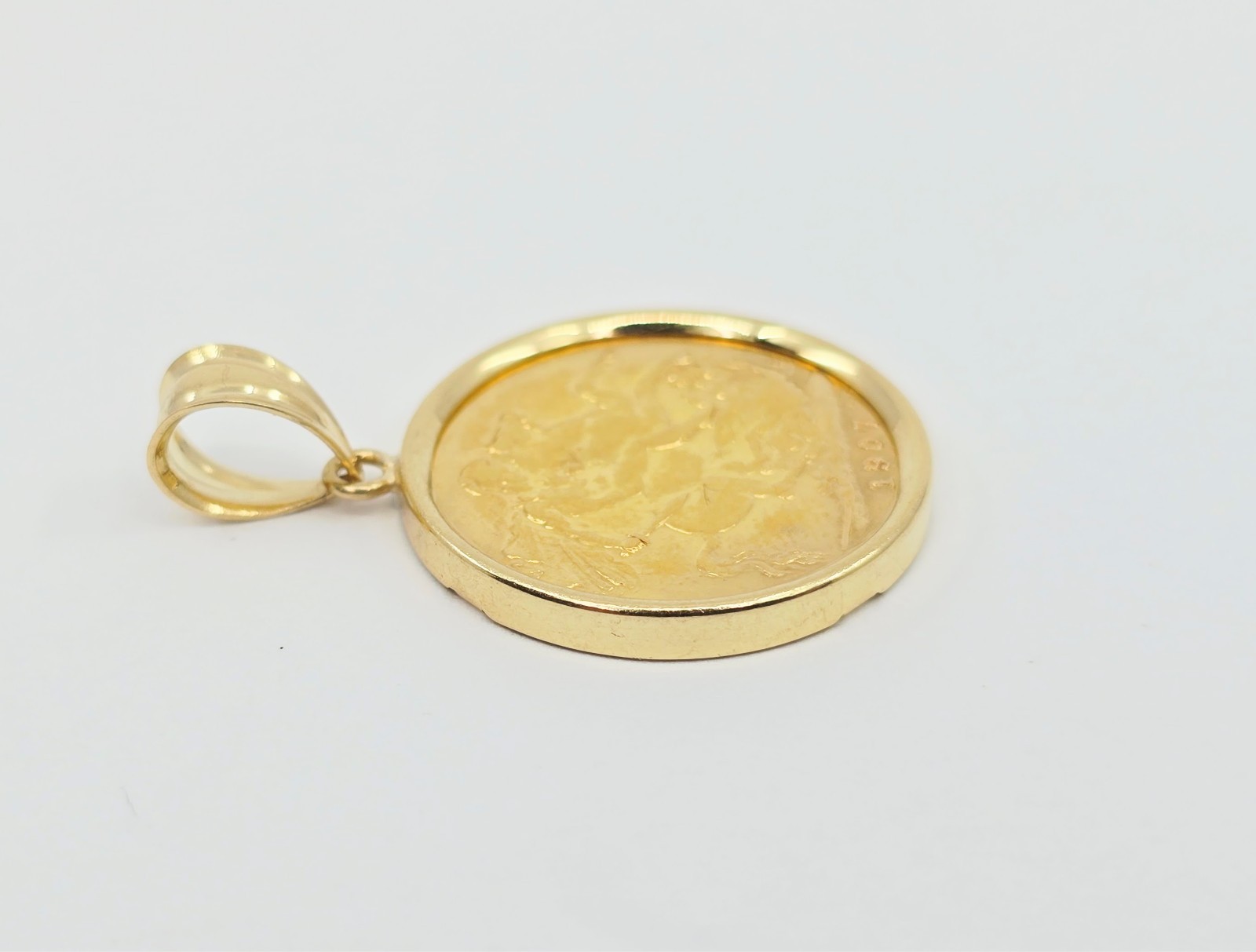 1907 United Kingdom Gold Sovereign Coin London King Edward VII Charm Pendant