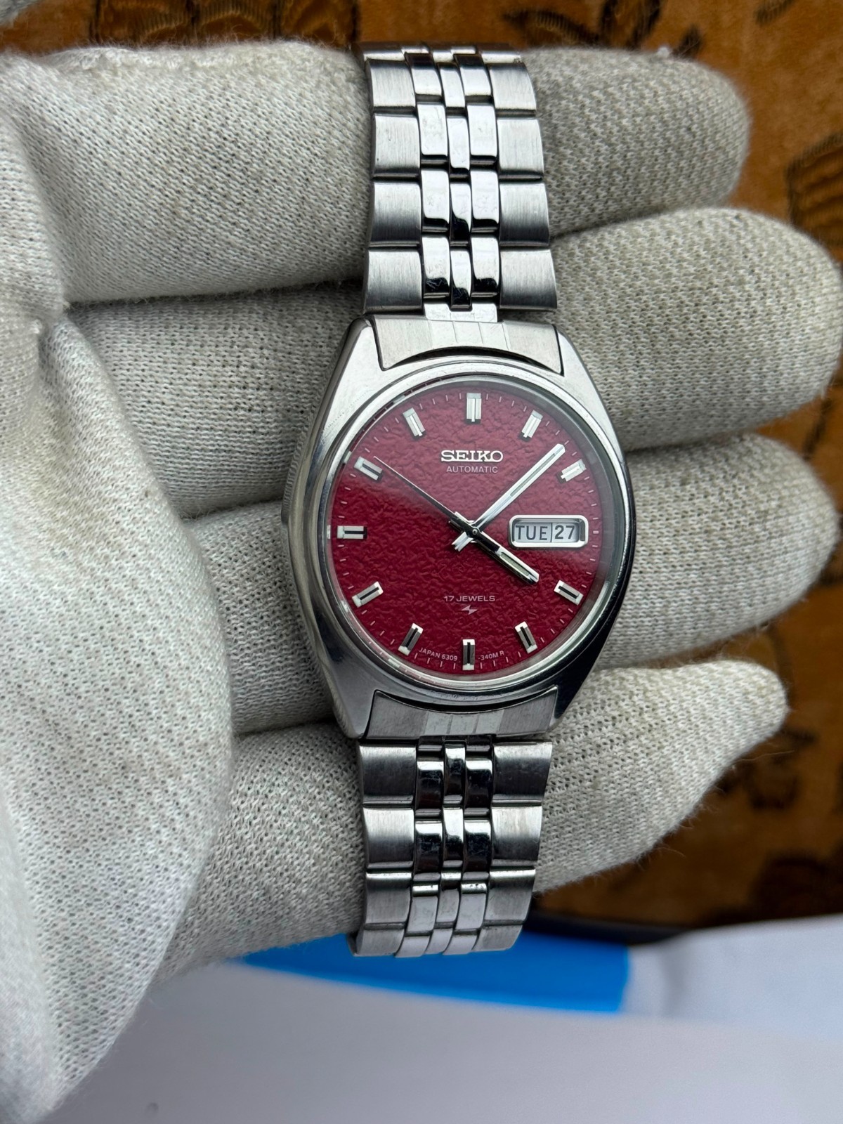 Seiko 5 Vintage Mens Automatic 17 Jewel Red Textured Dial Day-Date Men’s