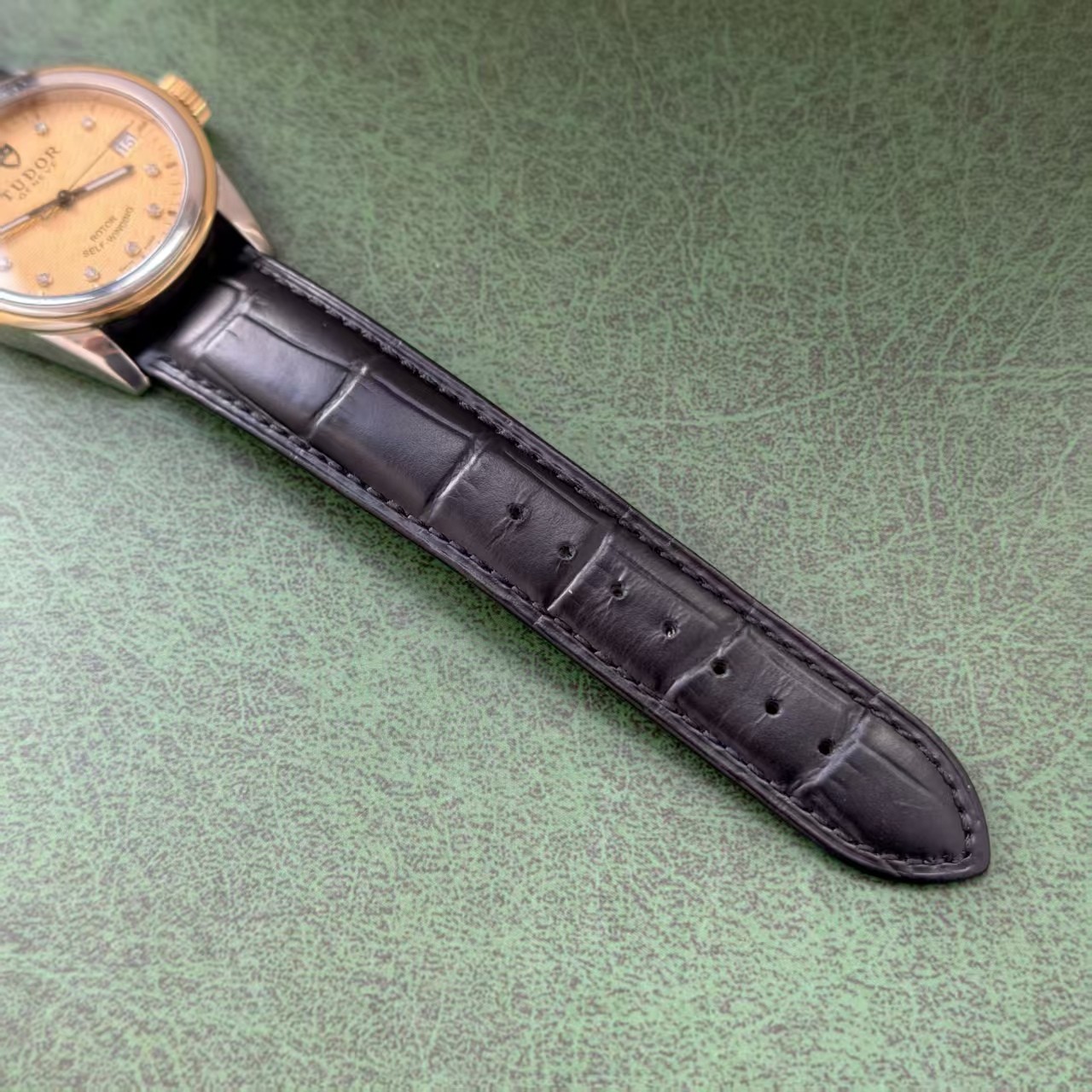Tudor Linen Champagne 10-Diam Glamour M55003-0068 Men’s Watch Automatic 36mm