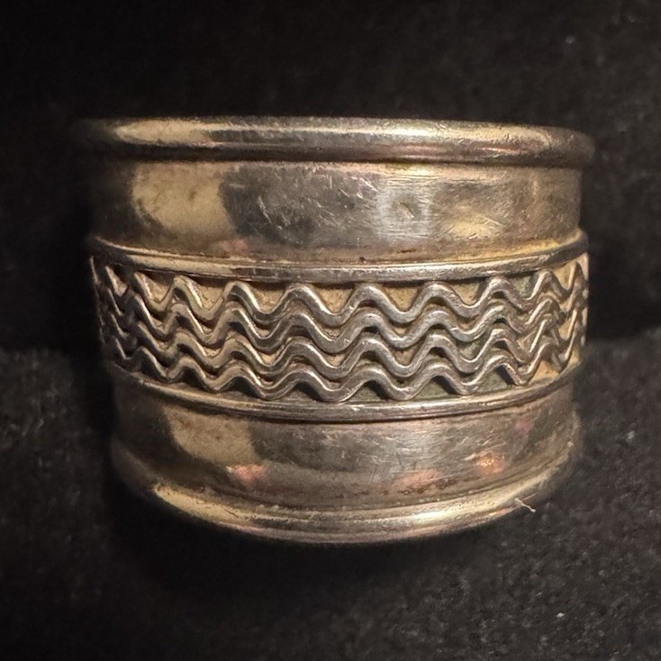 Vintage FAC 925 Sterling Silver Wide Band Ring Size 7 No Stone Zigzag Pattern