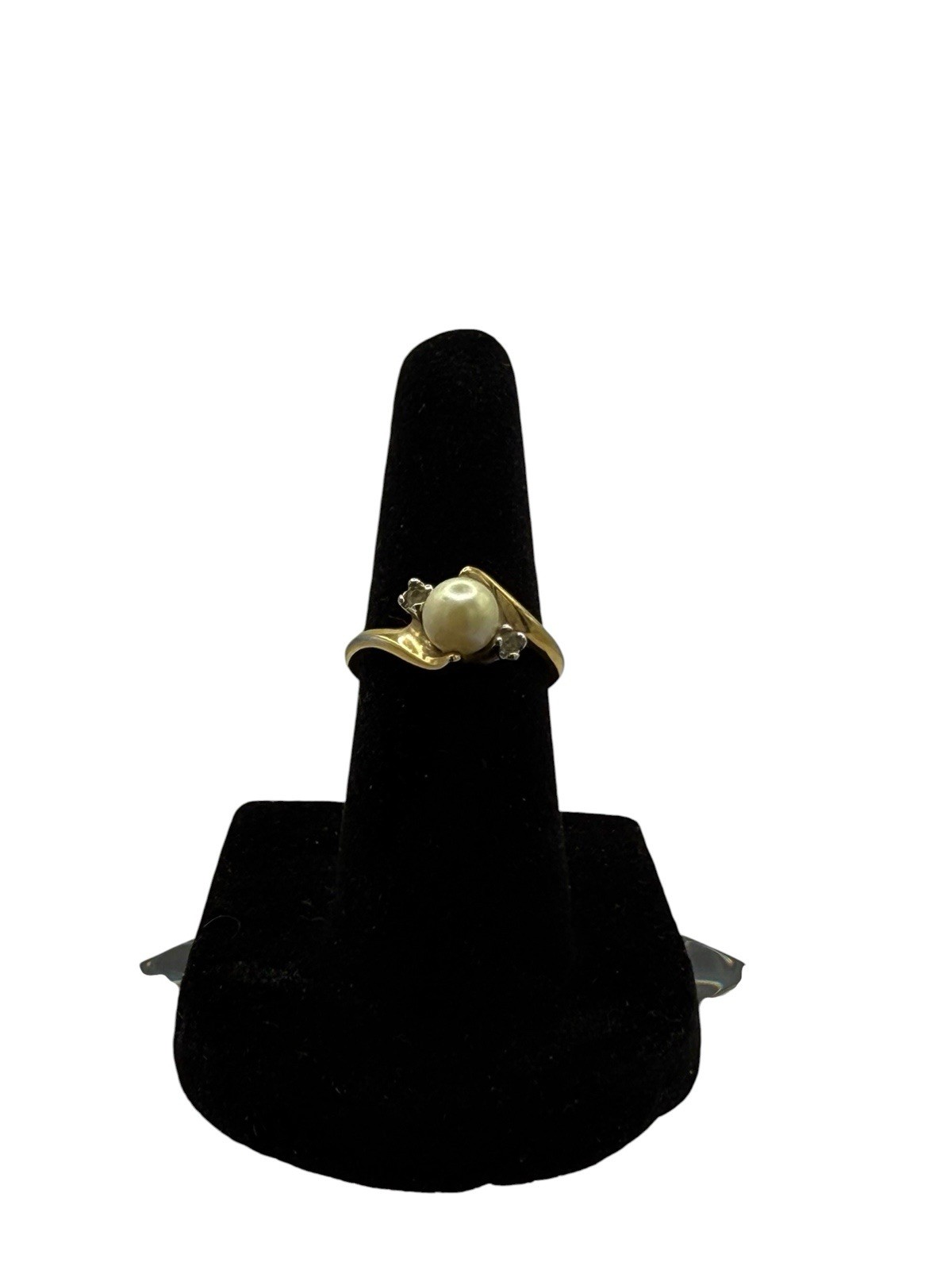 Gold Tone Metal Band Ring Round White Pearl Prong Set 1 Gem Ring Size 5