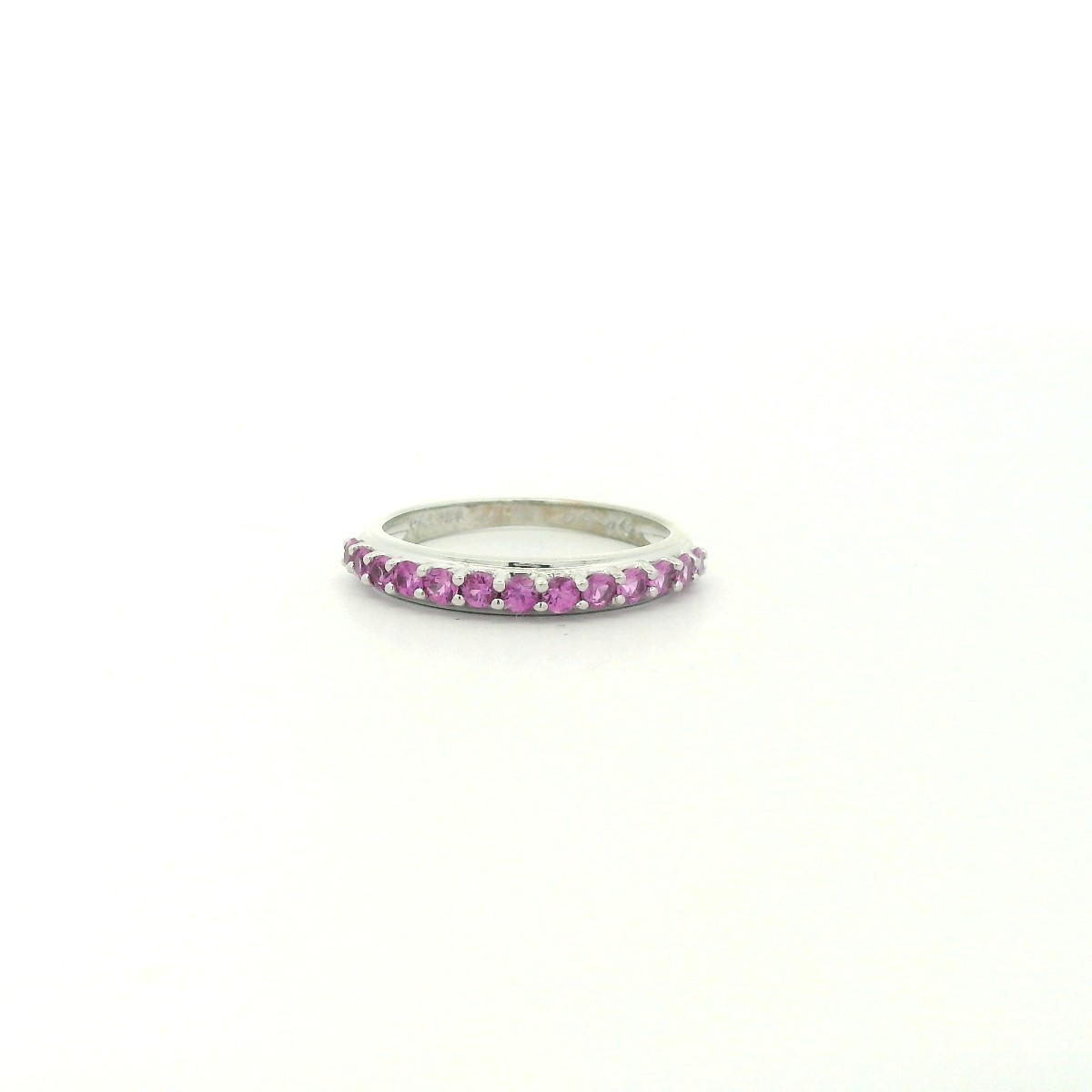 18k White Gold Pink Sapphire Band Ring – Size 5.75 (C31029048)