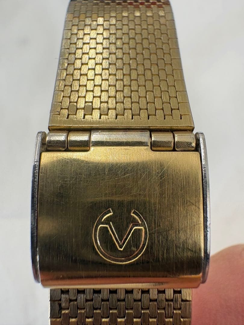 Aureole Quartz Black Dial Wristwatch