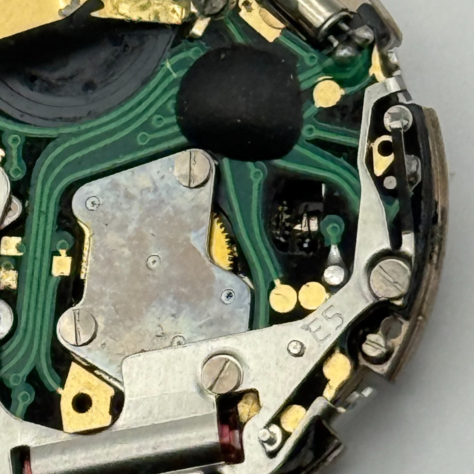 ISA 8172 Watch Movement Quartz Swiss Date 3 Jewels Vintage Parts Repair 26.1mm