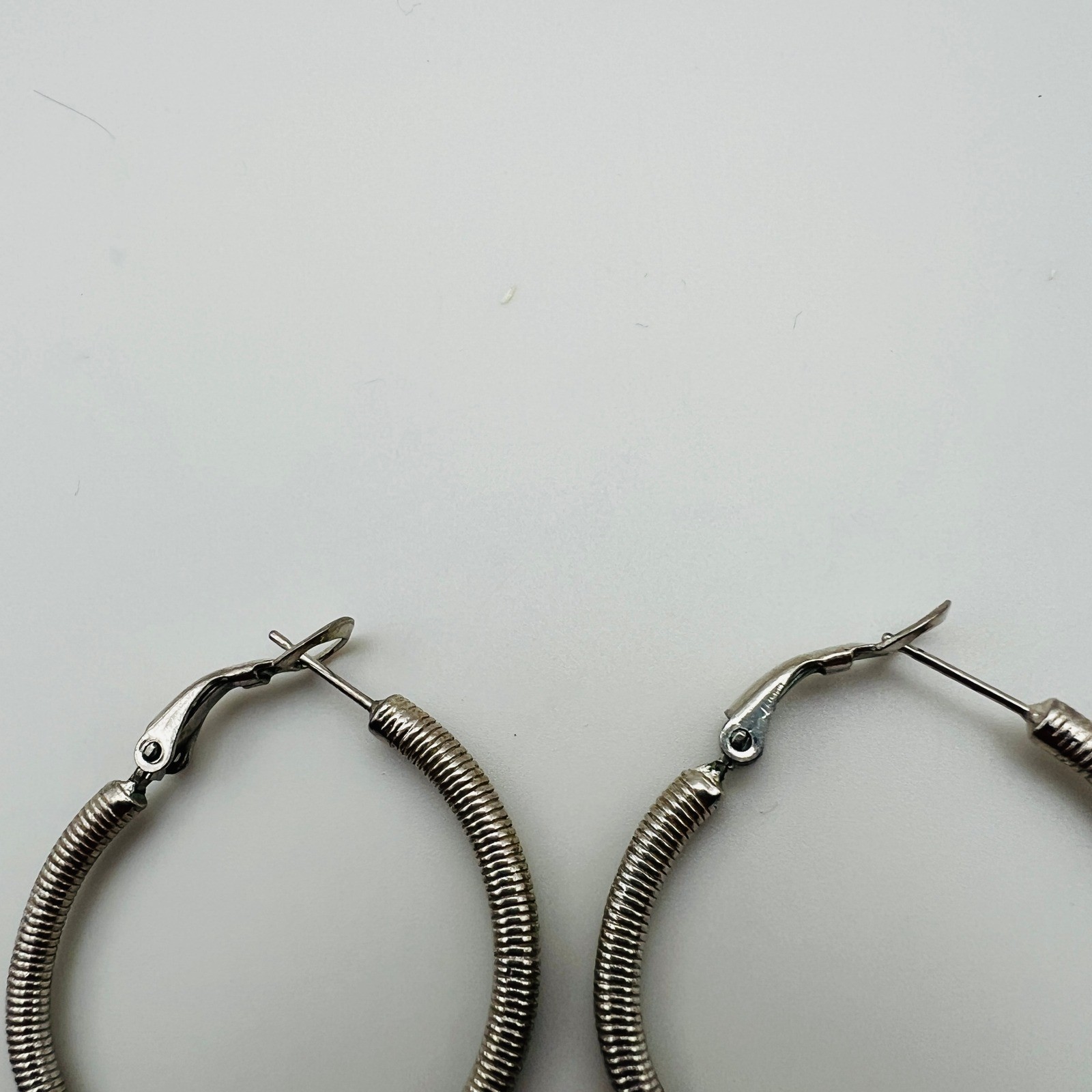 Ribbed Coil Hoop Earrings Medium Silver Tone Latch Back Fashion Jewelry