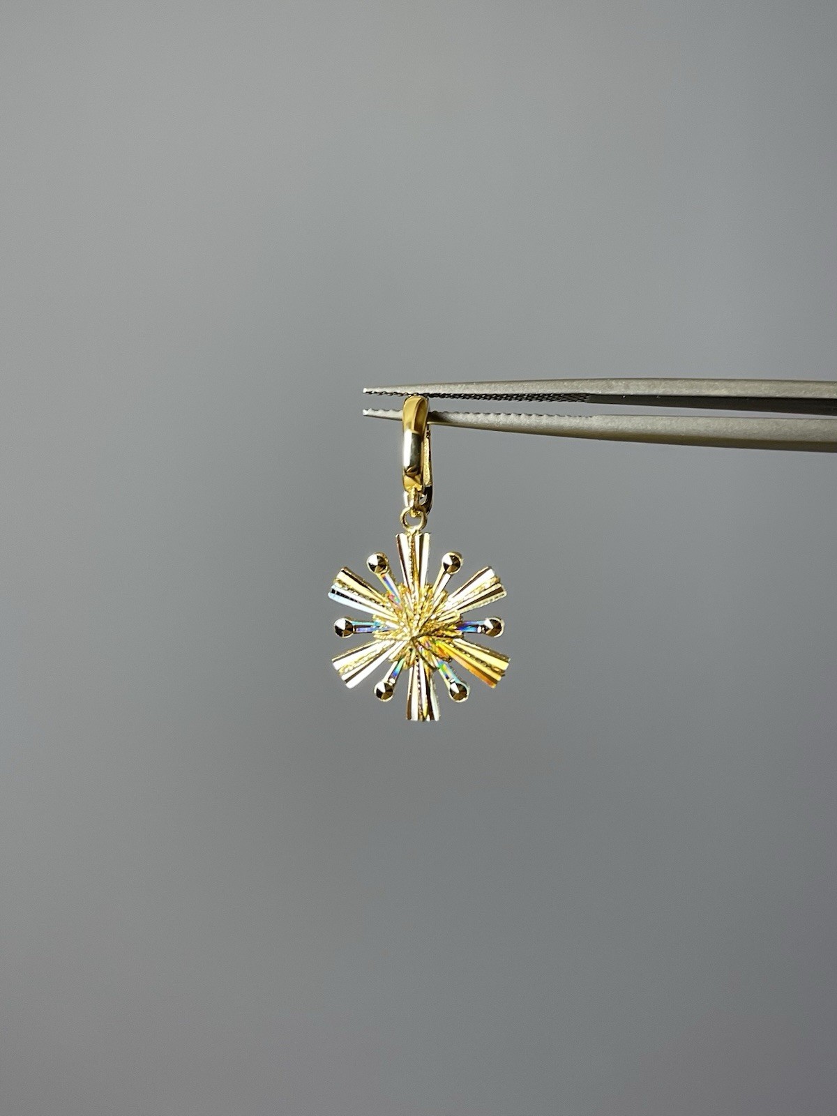 18K Yellow Gold Sunburst Sun Charm Pendant w/ Bail 1.90g made in Italy