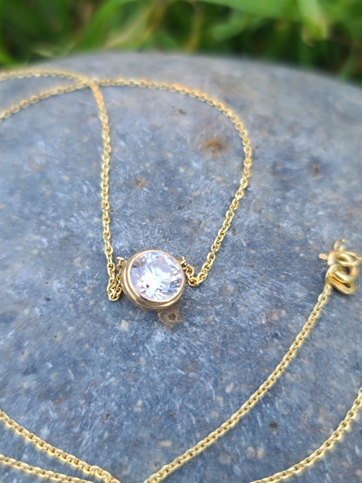14k Solid Yellow Gold AAA Iced Station Pendant Chain Necklace 18″ Signed 2.27gr