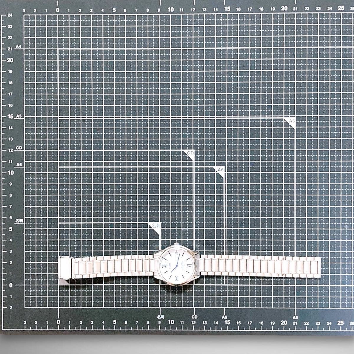 Working SEIKO Alba Solar Watch Day Date Three Hands Water Resistant Quartz SEIKO