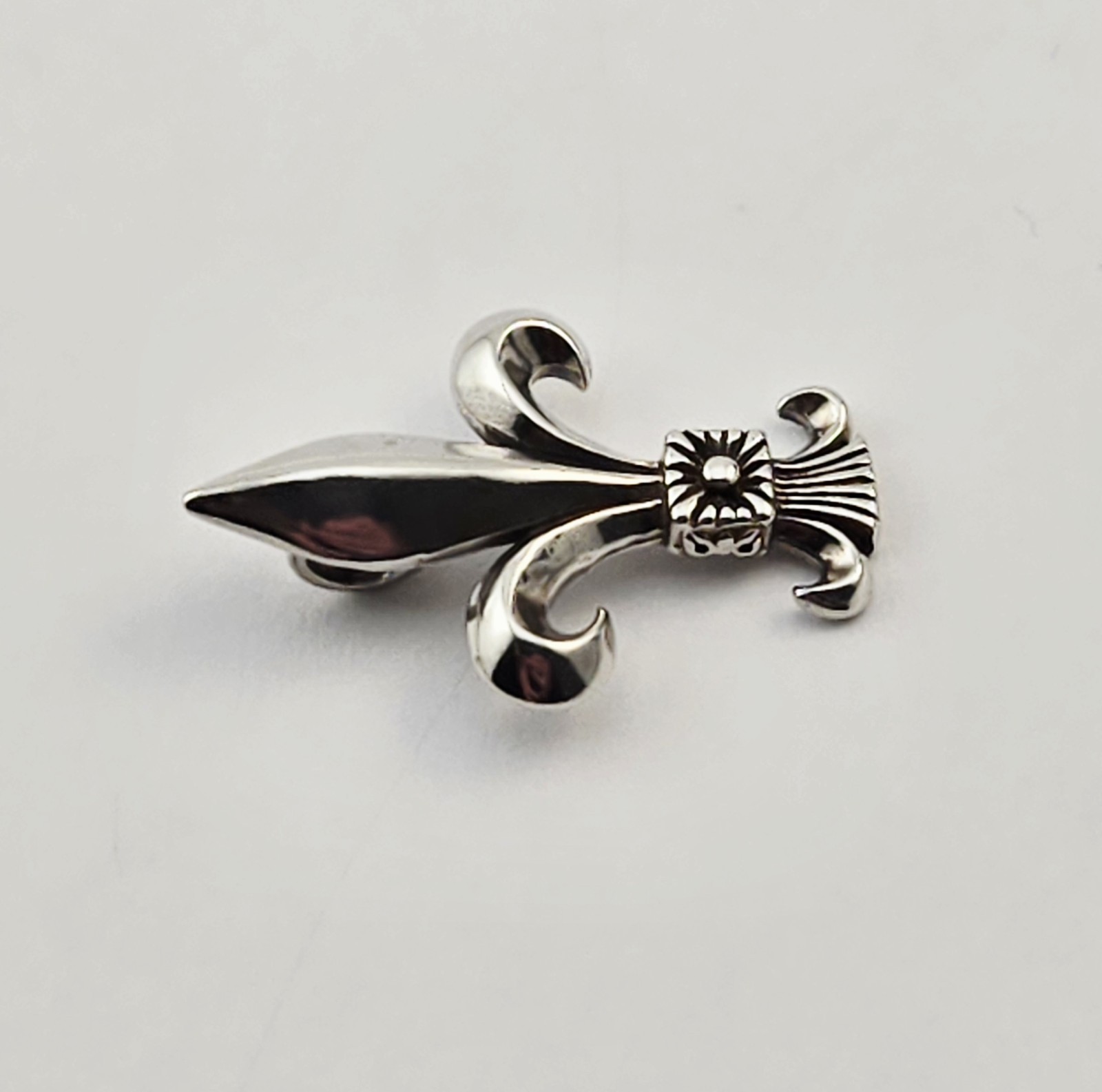 Vintage Sterling Silver Fleur de Lis Pendant Charm Symbol 925 – 3.0g