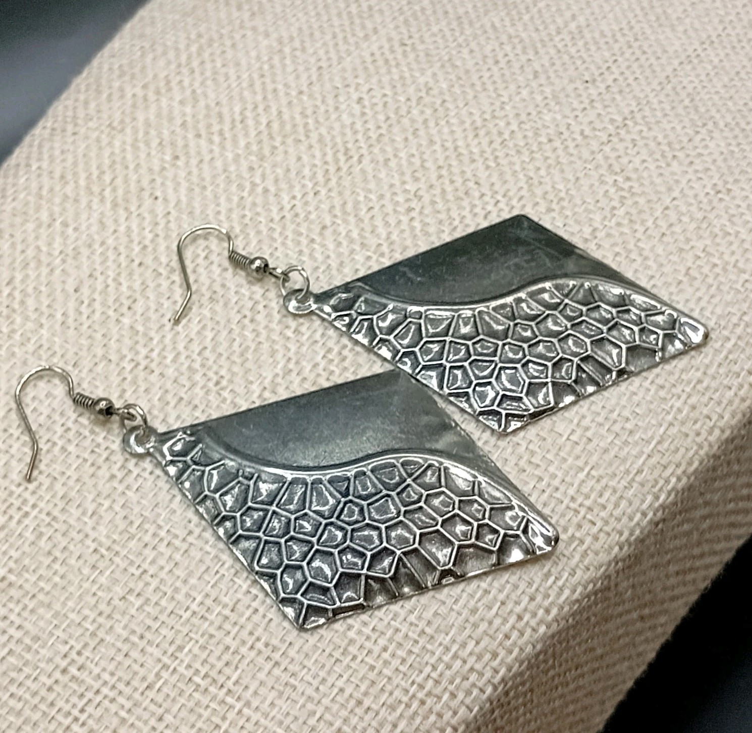 Modernist Repousse Kite Earrings Gunmetal Tone Dangle Drop Textured Light 3.25″