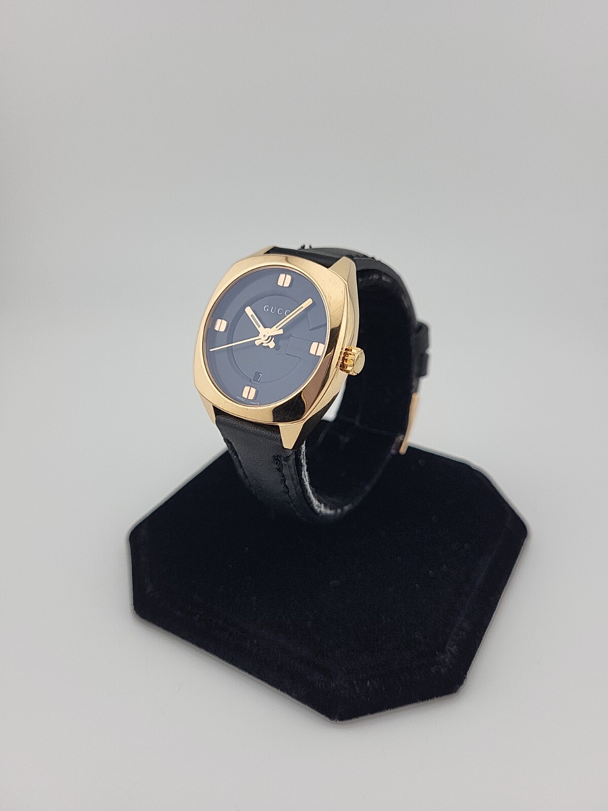 Gucci GG2570 Gold Accent Leather Band Women’s Watch – YA142509