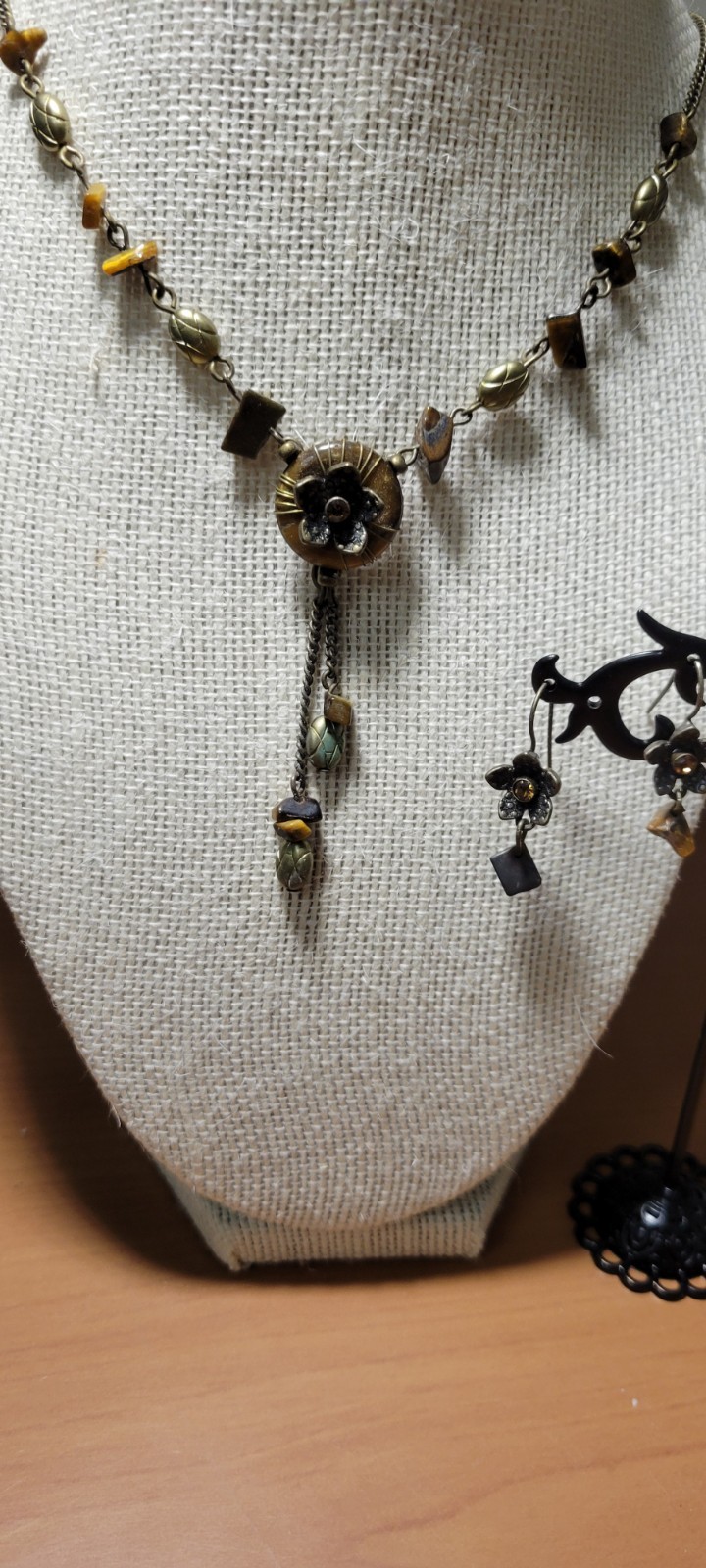 Avon Nina Ricci Tigers Eye Beaded Brass Tone Vtg Necklace & matching earrings