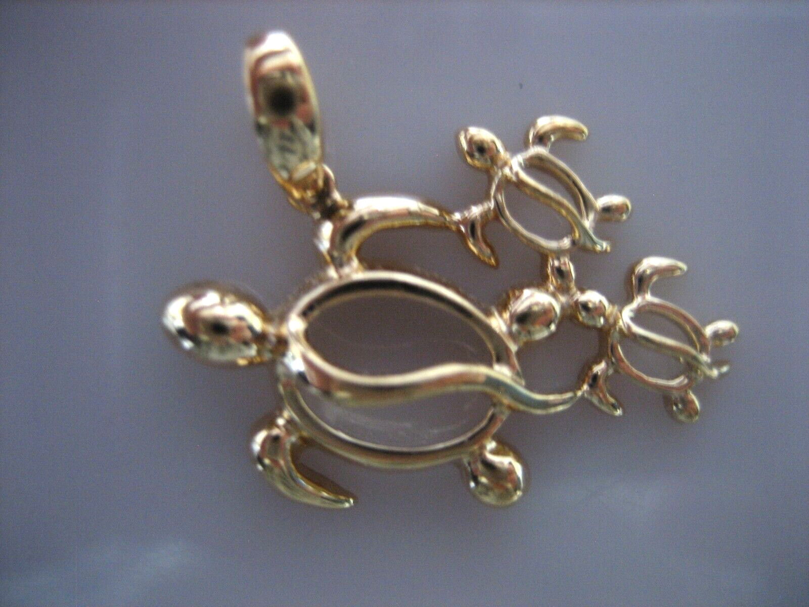VINTAGE 14K YELLOW GOLD MAMA TURTLE W/BABIES PENDANT 3.2 GRAMS