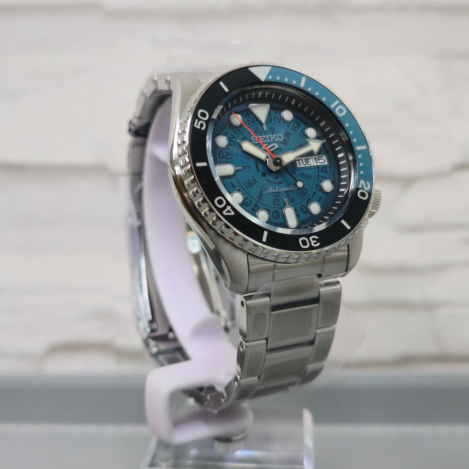 Seiko 5 Sports SRPJ45K1 Time Sonar Transparent Teal Dial 42.5mm New Men’s Watch