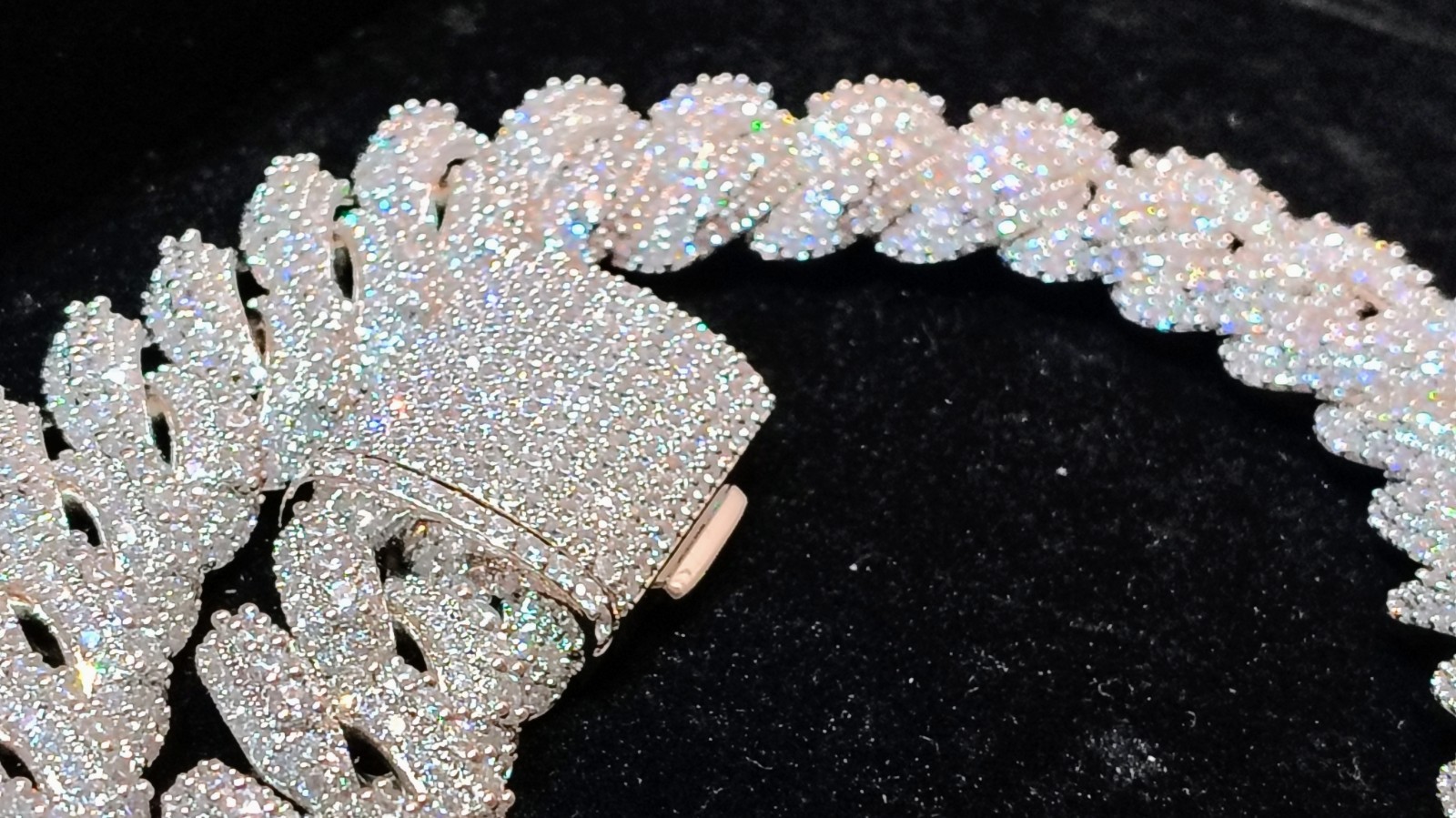 Iced Out 18mm VVS Moissanite Cuban Link Chain 20 Inch