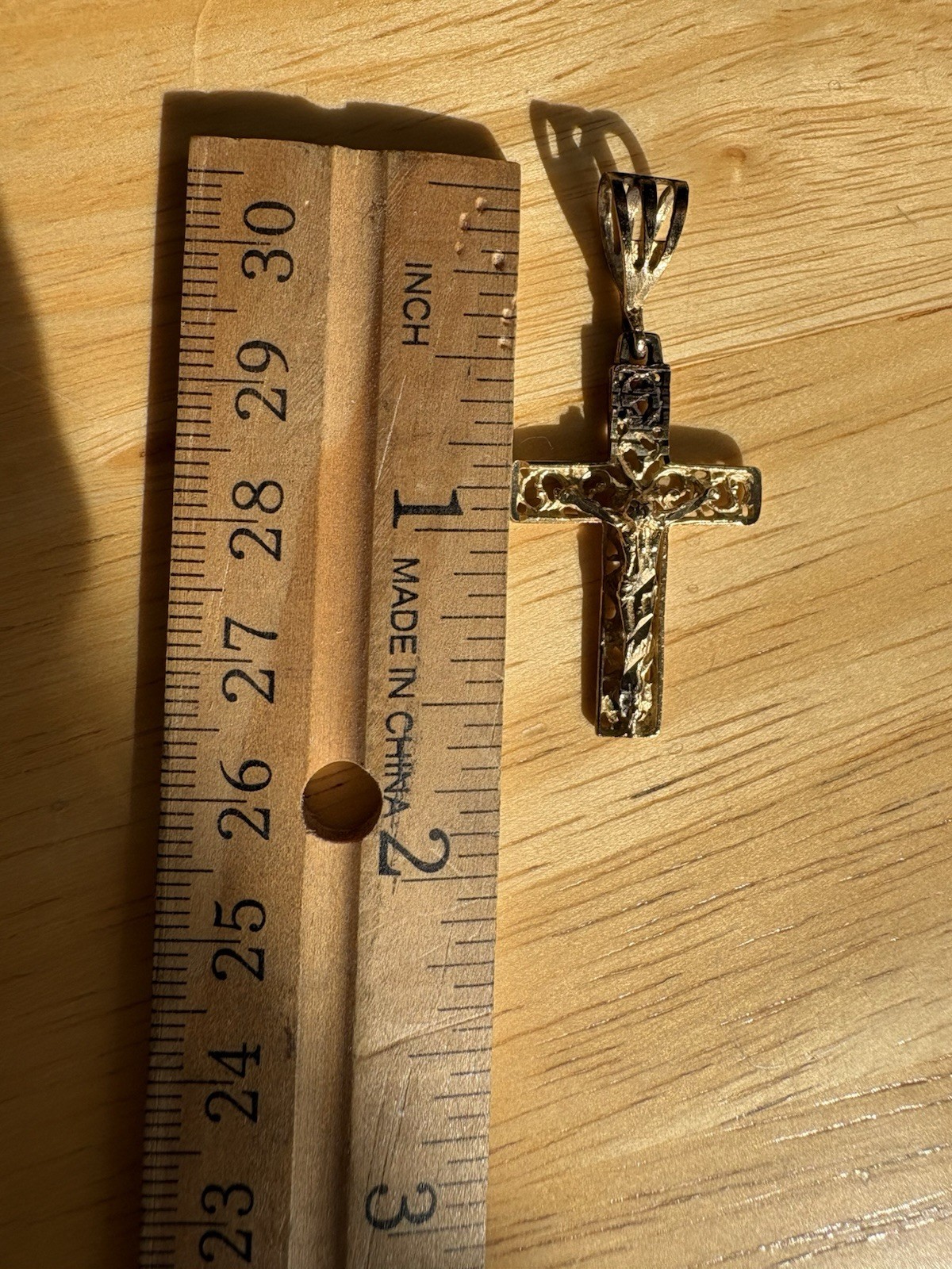 10K Yellow Gold Crucifix Cross Jesus Pendant Intricate Tarnished – 2.4 Grams