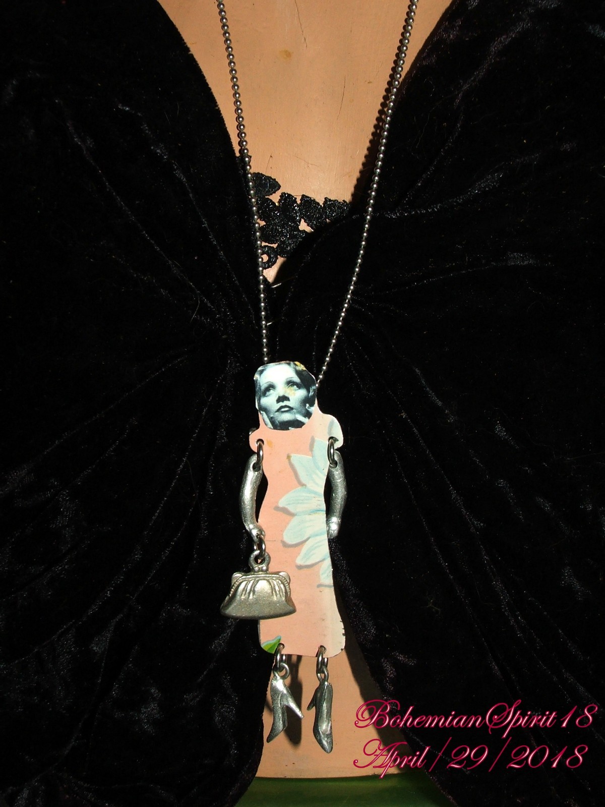 VINTAGE MARLENE DIETRICH CUT OUT METAL MOVEABLE PENDENT ARTISAN PIN/NECKLACE
