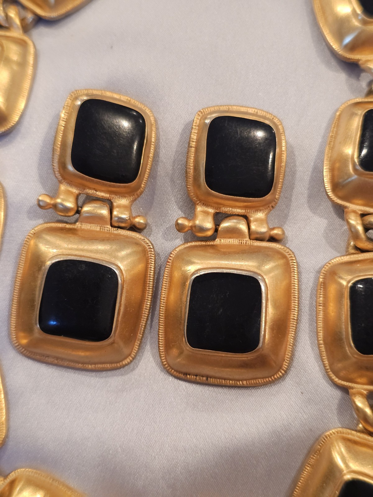 Vintage Anne Klein Matte Goldtone Black Enamel 15.5″ Necklace Clip Earrings Set