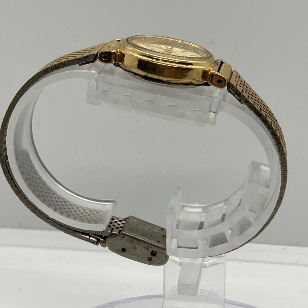 Excellent condition, fully functional CASIO QUARTZ women’s watch, gold.