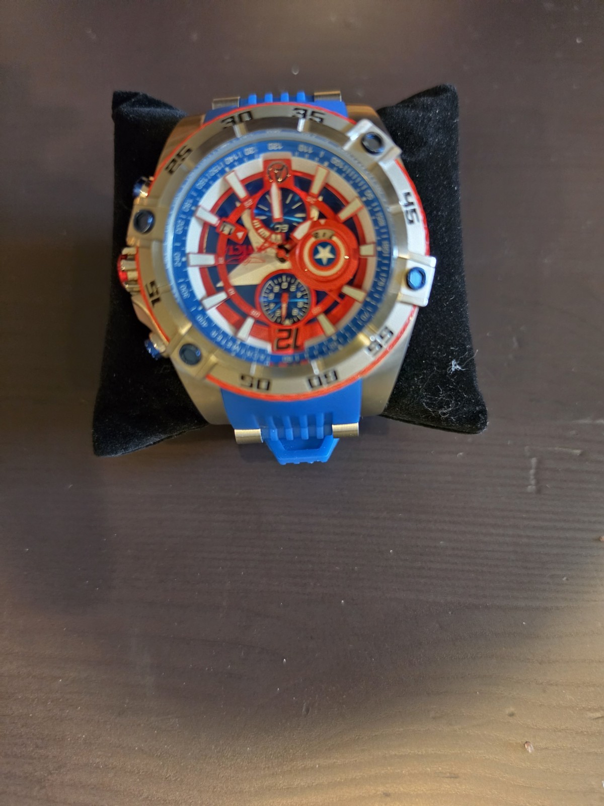 Limited Edition Invicta Marvel Captain America Men’s Chronograph Quartz.