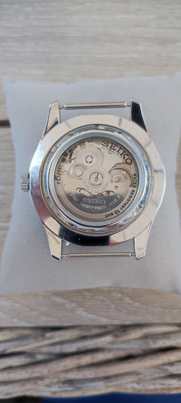 Seiko 5 Sports SNZG15K1 Field watch. Boxed wih full kit.