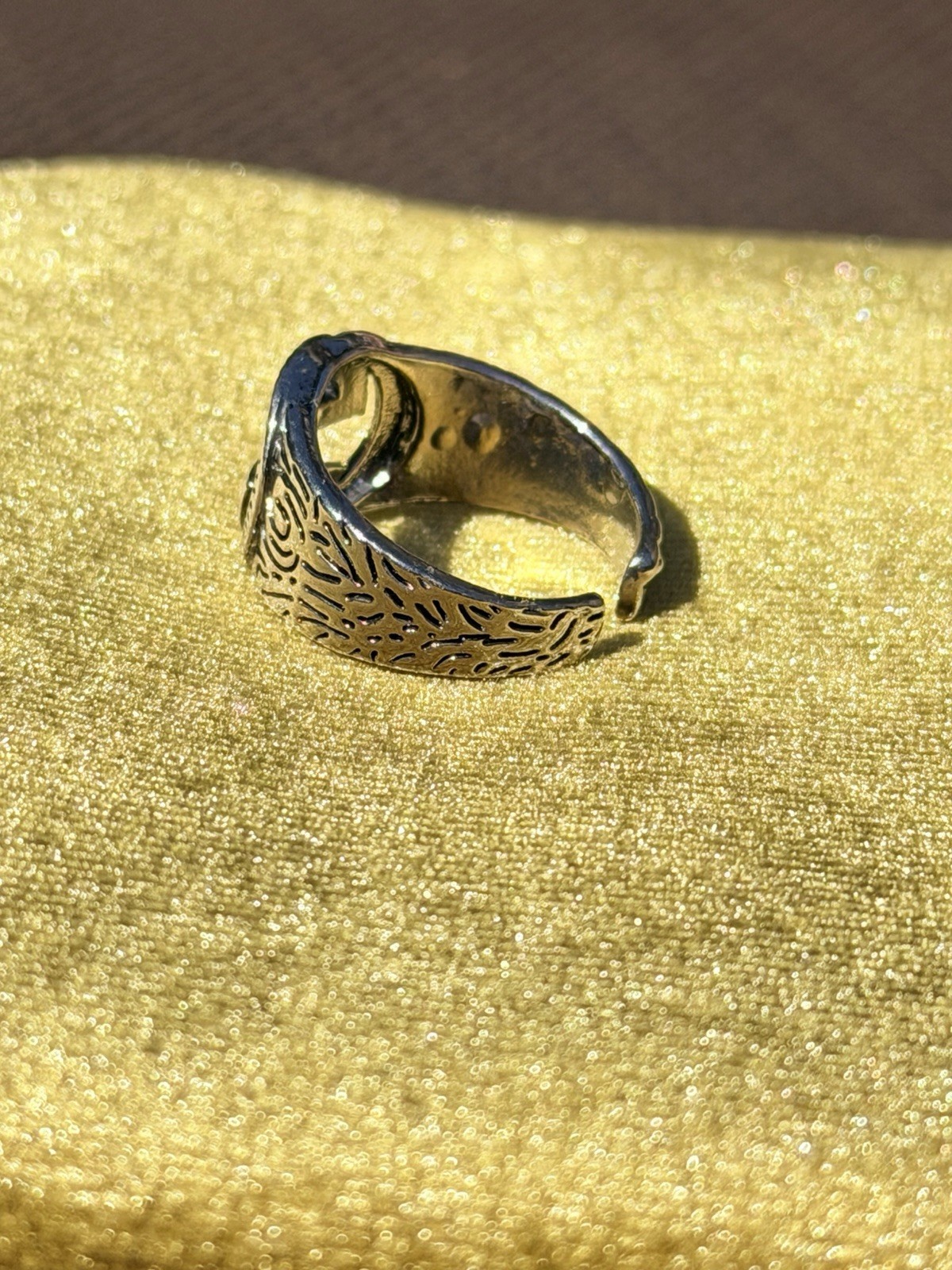Adjustable Silver .925 Interlocking G’s Style Ring W/Paisley Style Sides 3.9g