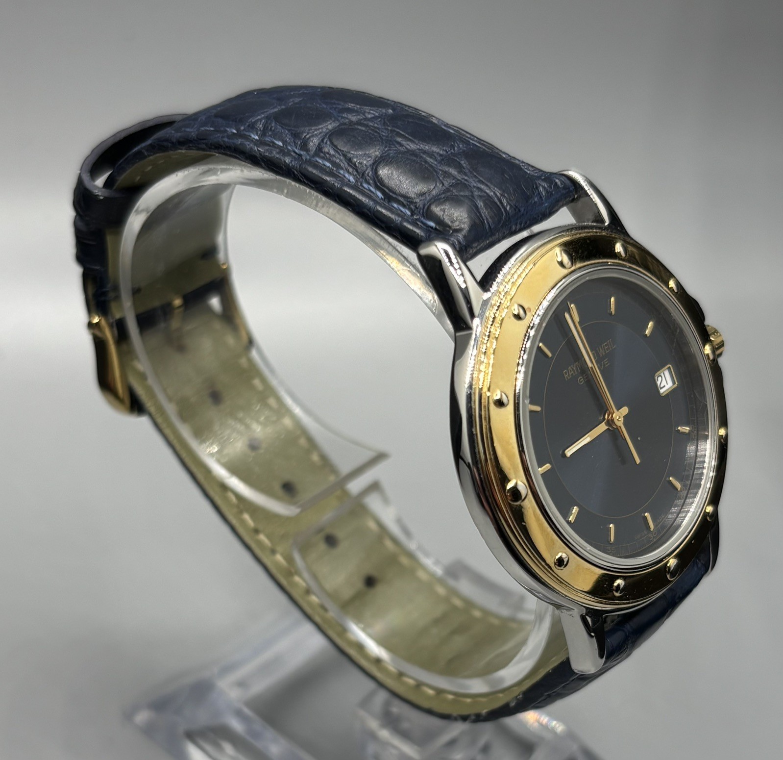Raymond Weil Tango 5560 – 35mm – Blue Dial – Part 18k Gold Plated 5560-STP-50001