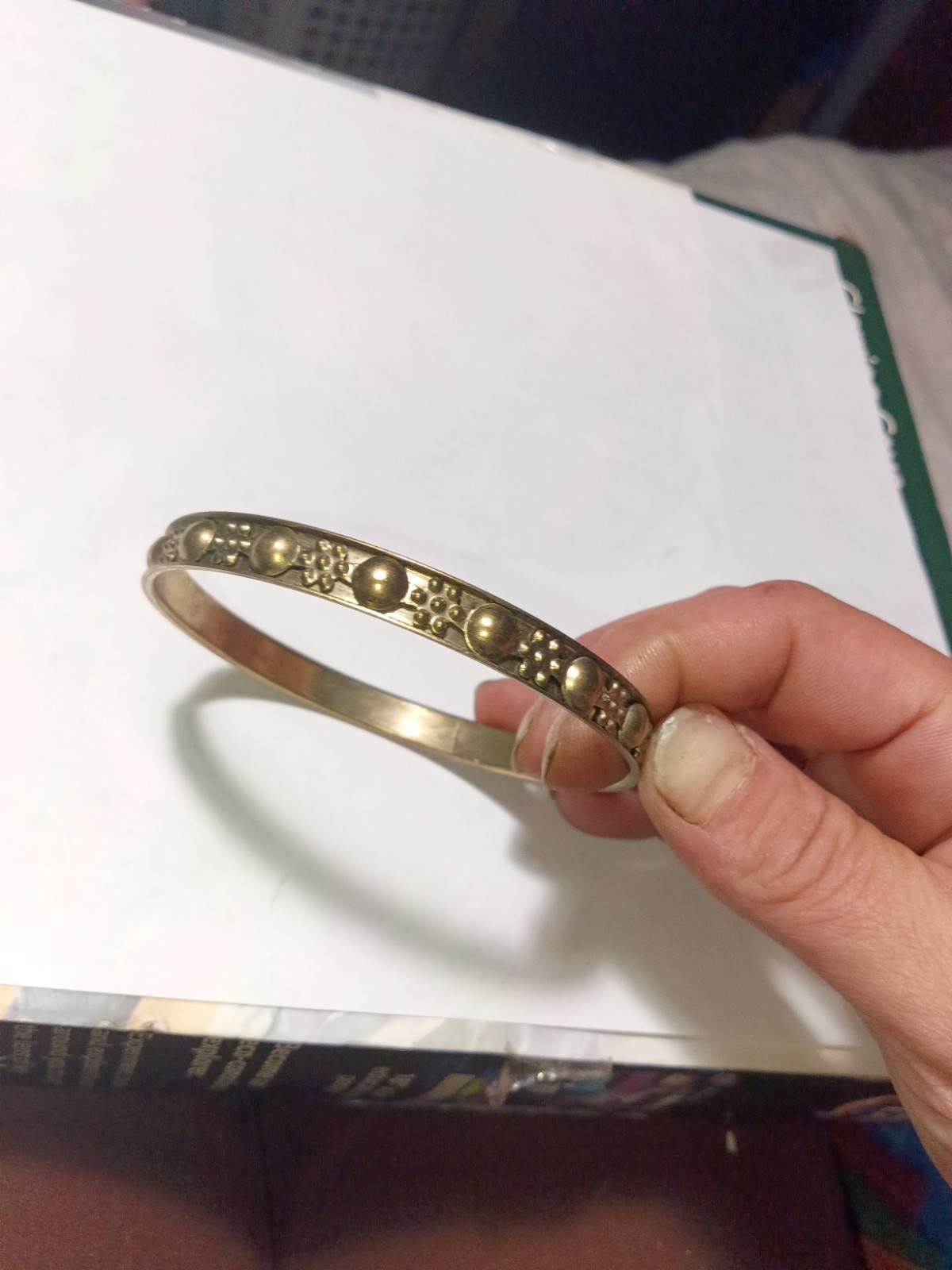 Gold Tone Brass Metal Floral Textured Pattern Bangle Bracelet No Stone
