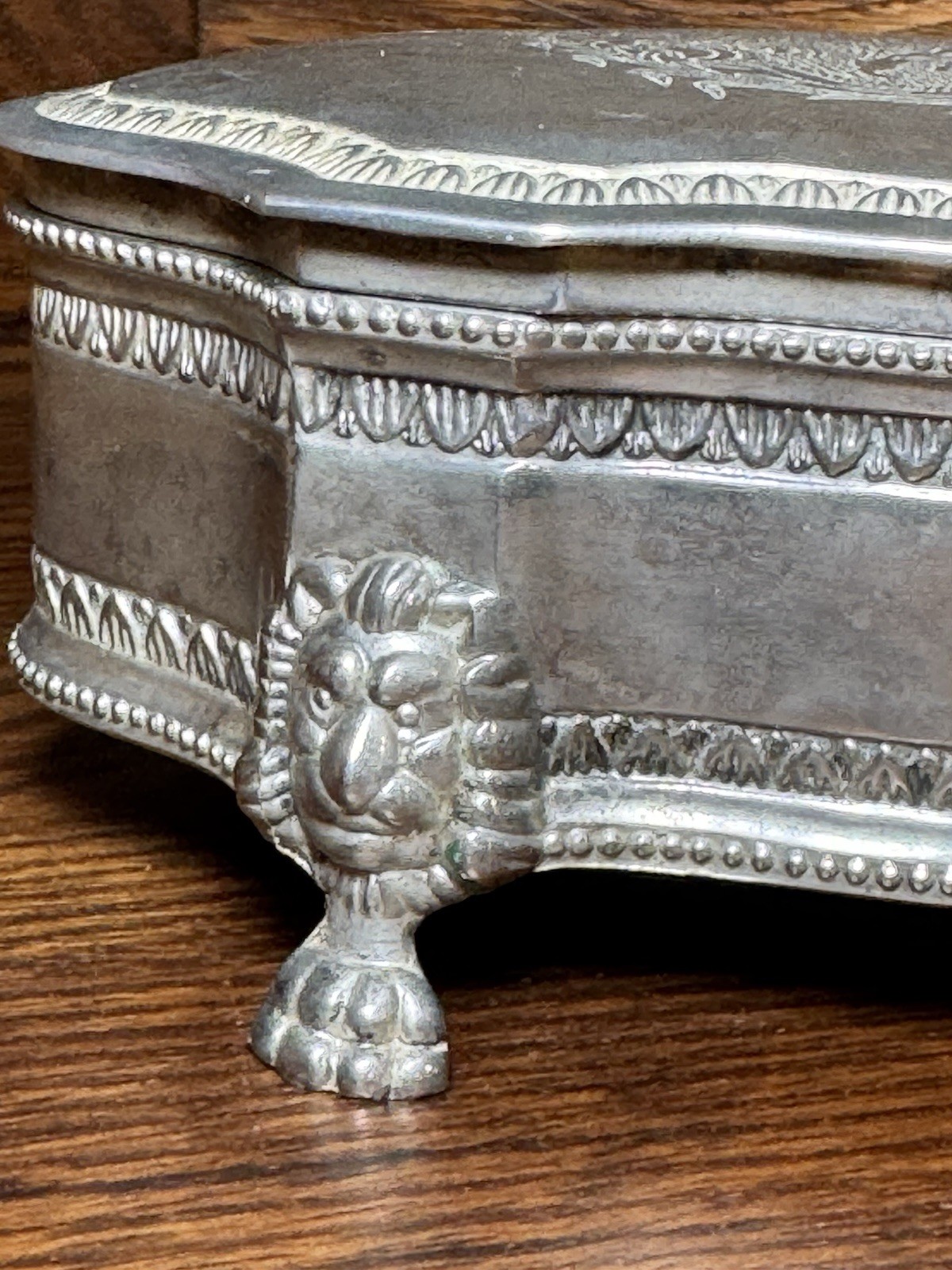 Vintage International Silver Company Coat Of Arms Jewelry Box w/ Red Velvet 