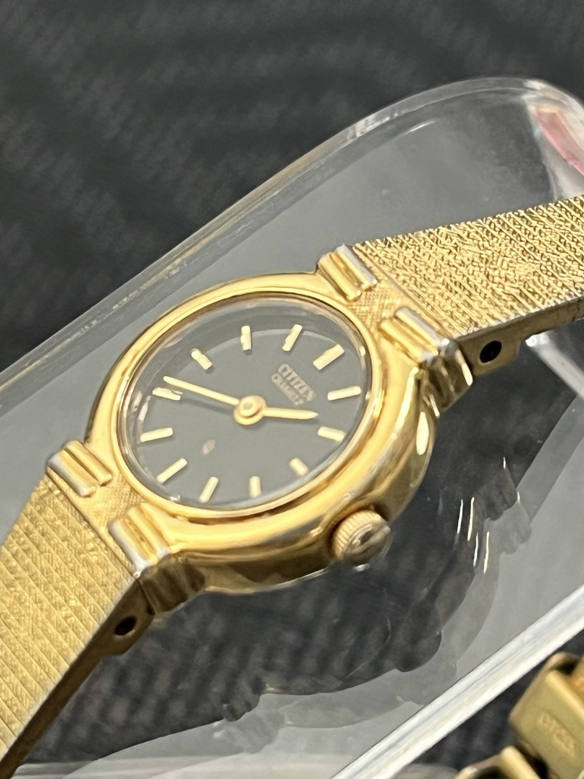 Vintage Citizen Ladies Quartz Watch – Black Dial – October 1986