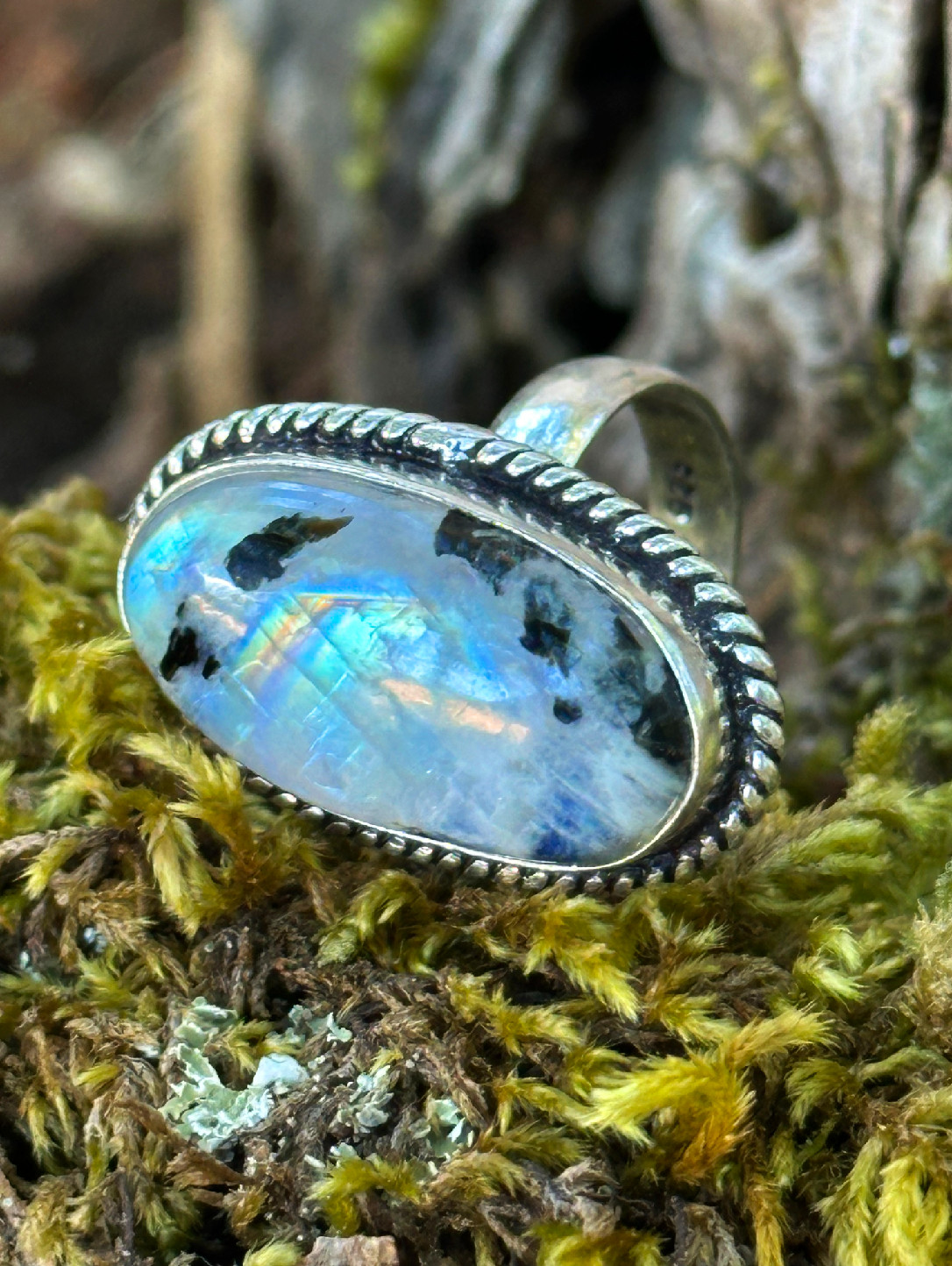 Vintage VIVIDE 925 Silver Rainbow Moonstone Ring Size 7