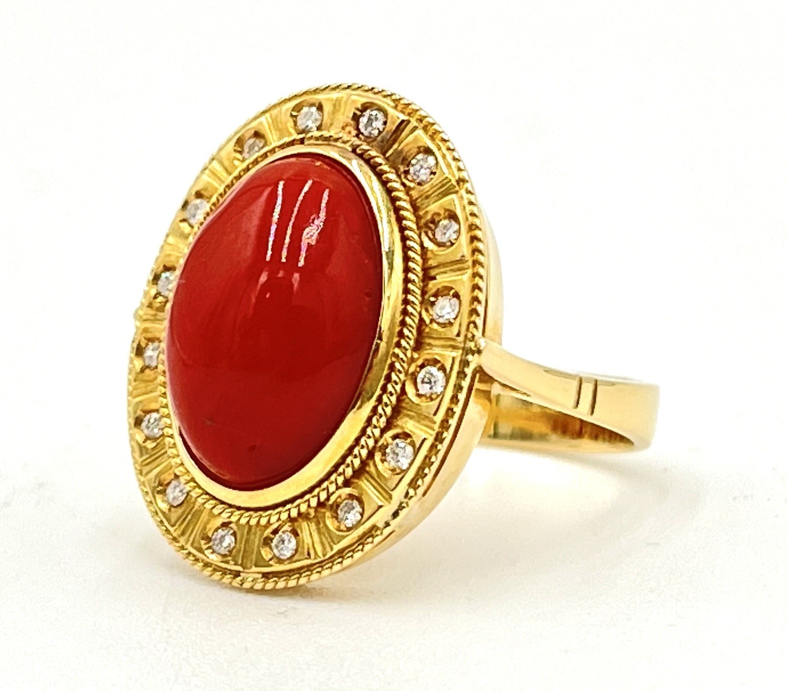 18Kt Gold Red Coral Mediterranean Natural Diamonds Cabochon Ring 14x10mm