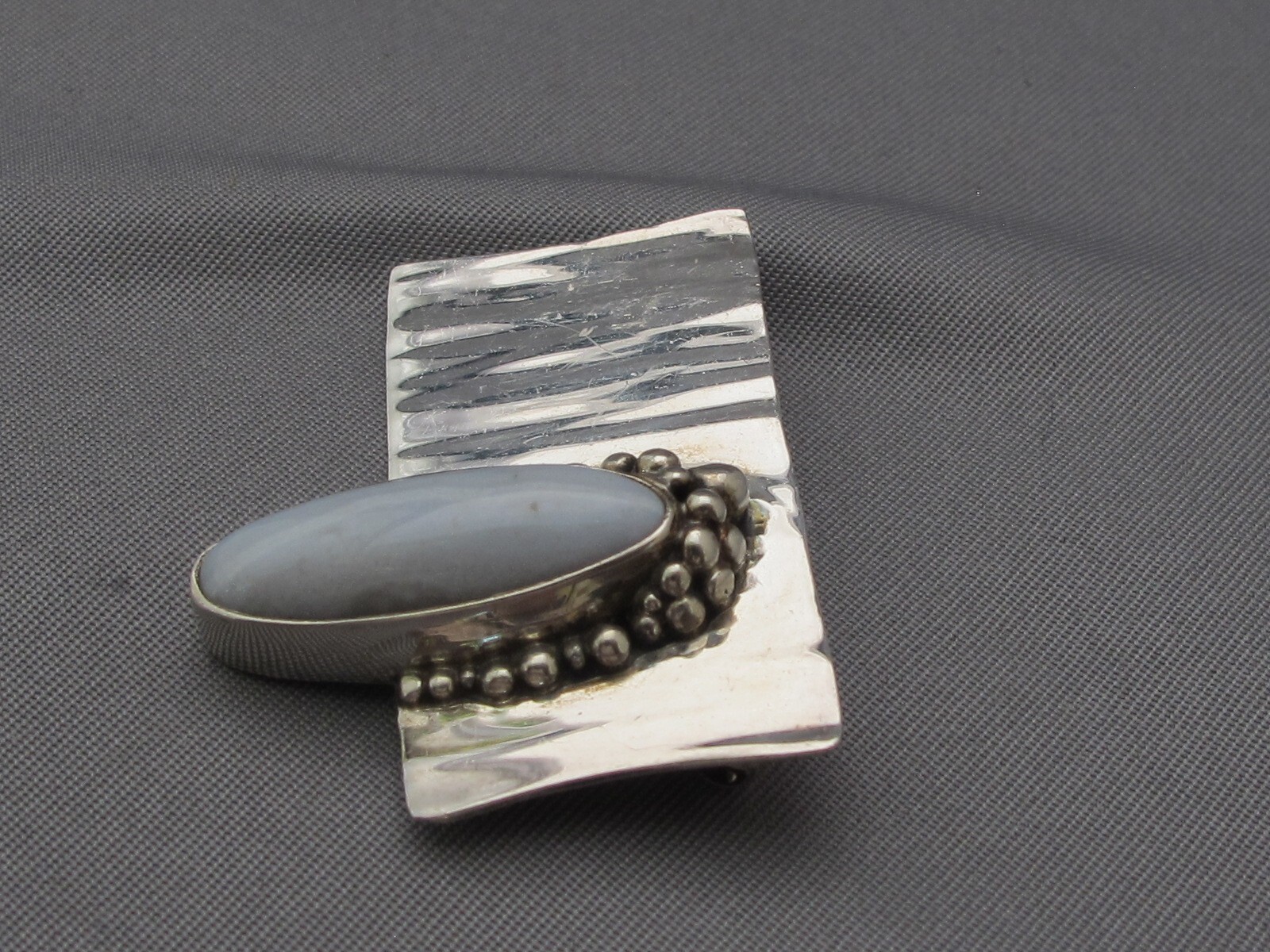 Unusual STUDIO CRAFT Handmade Sterling PIN w/GRAY STONE-CC Symbol Mark