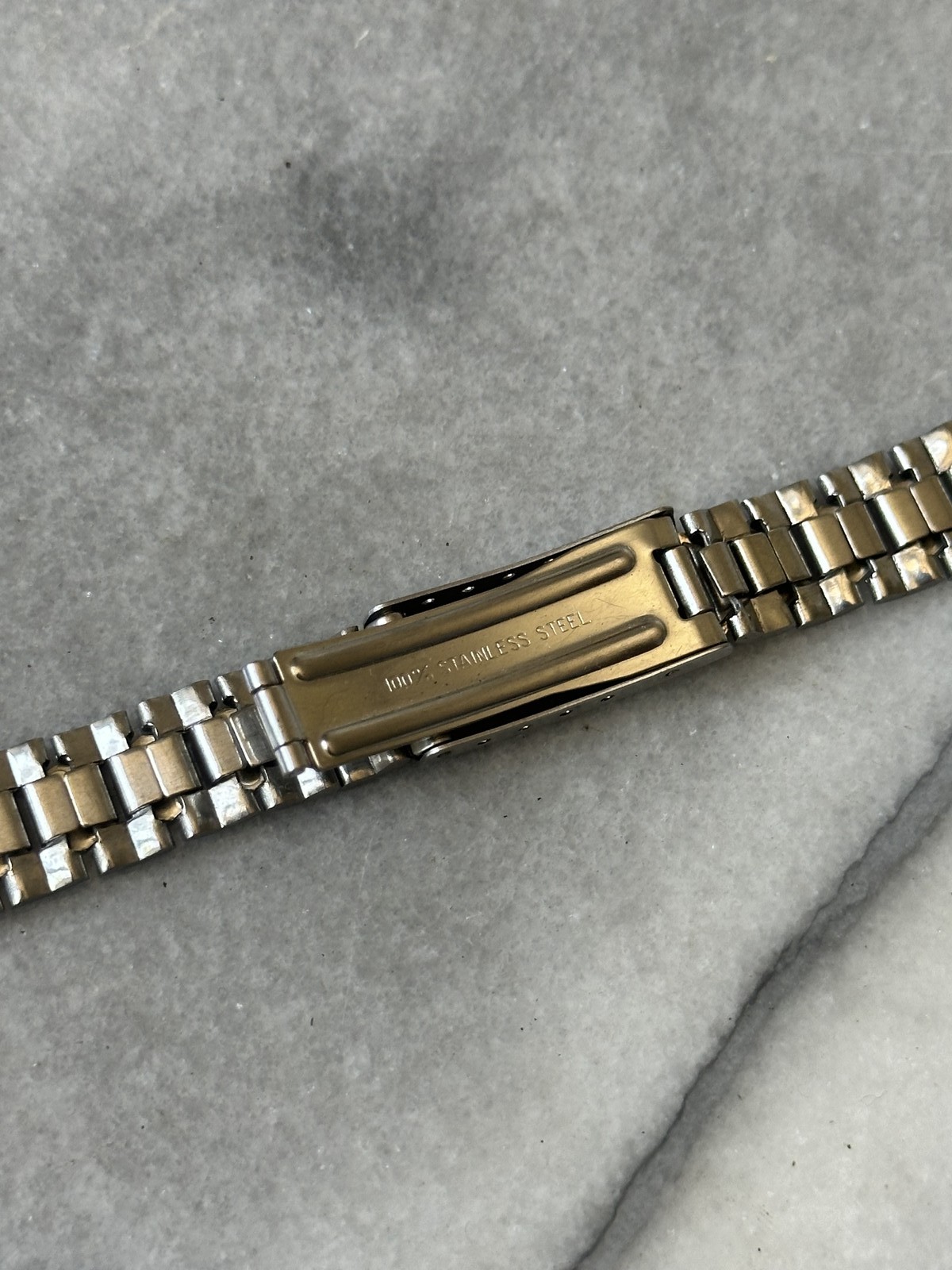 Bracelet de montre vintage en acier inoxydable doré