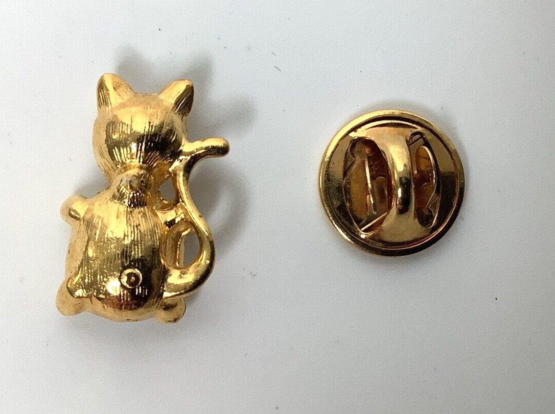 Vintage Avon April Simulated Birthstone Cat Pin 885