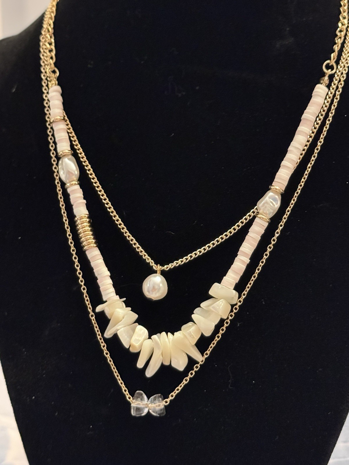 New Icing by Claire’s Layered Gold Tone Faux Pearl Shell Necklace NWT