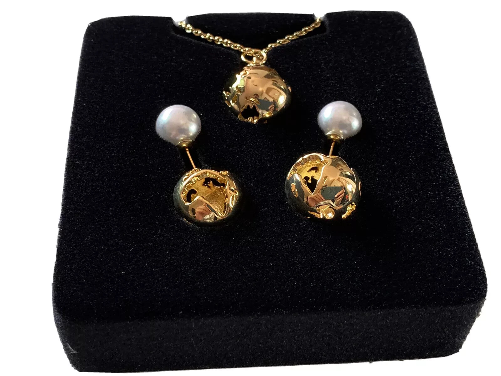 Cristina Ramella Set 18″ Necklace Earrings 24kGP Faux Pearl Globe World Inspired