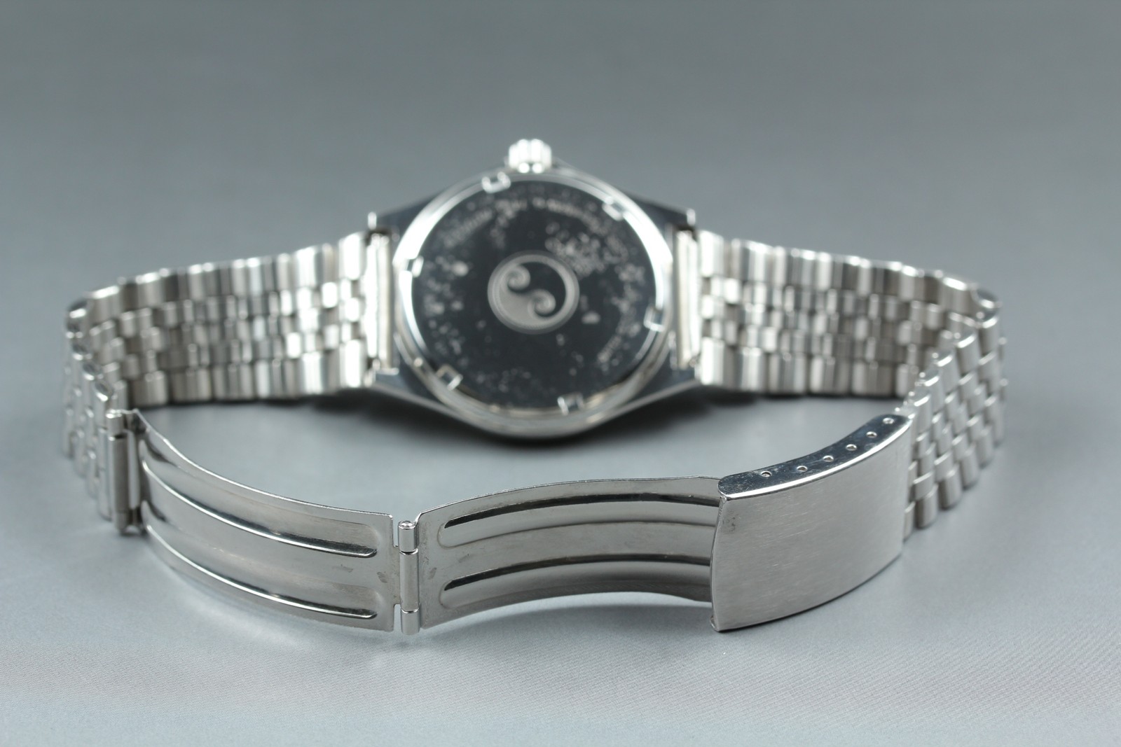 Vintage 1985 ” Kanji ” Seiko Chronos 7433-7010 Day Date Quartz Watch From JAPAN