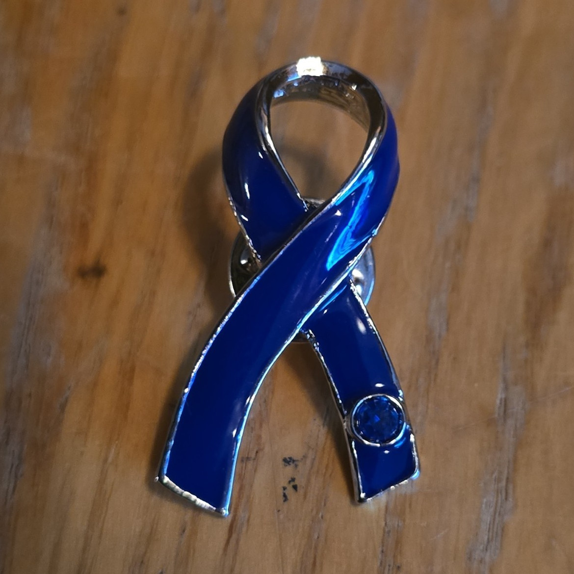 Blue Awareness Ribbon Enamel Lapel Pin Silver Tone Clutch Back