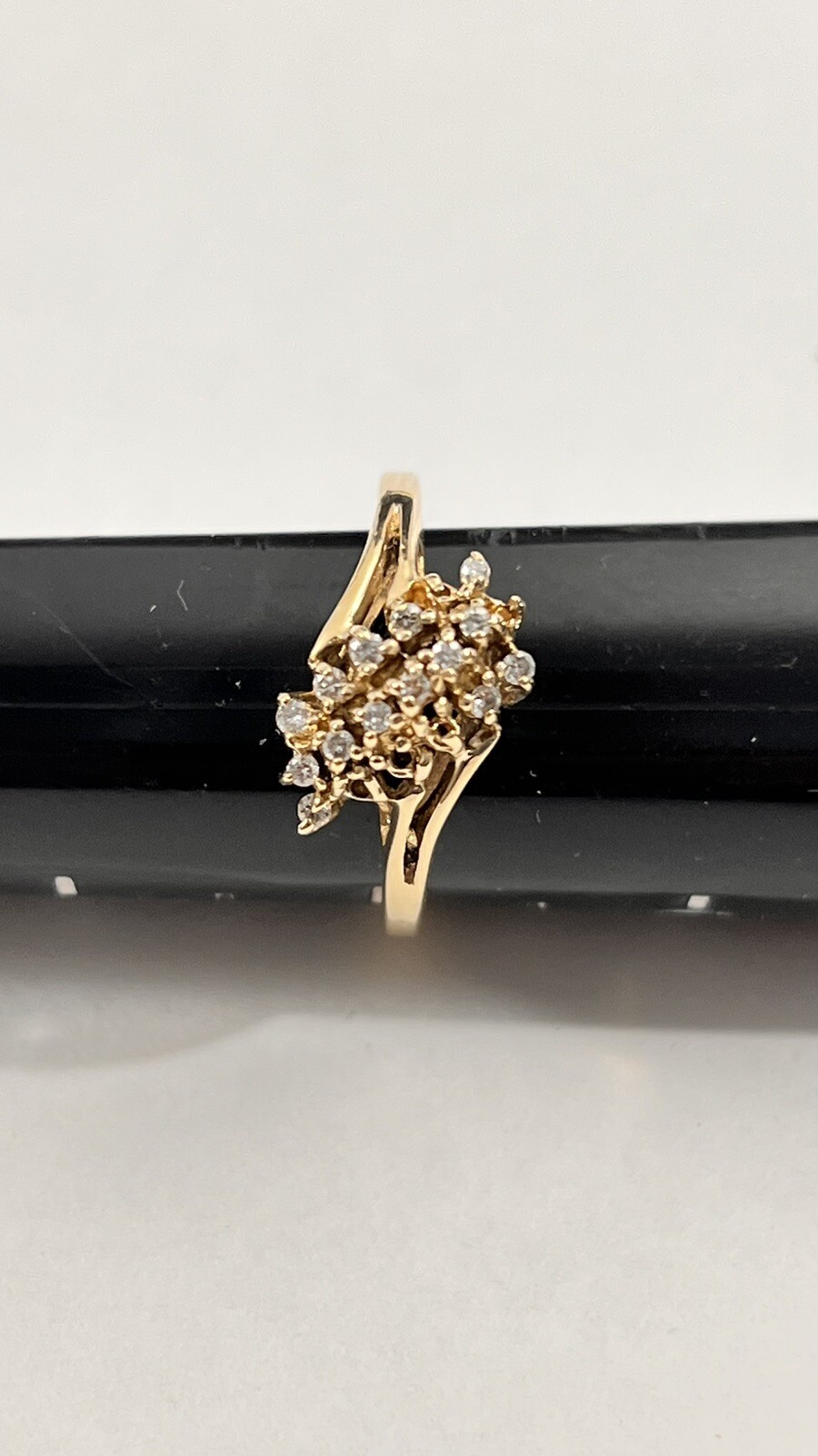 14K Yellow Gold Vintage Diamond Cluster Ring In Size 9. Gram Weight 4.1
