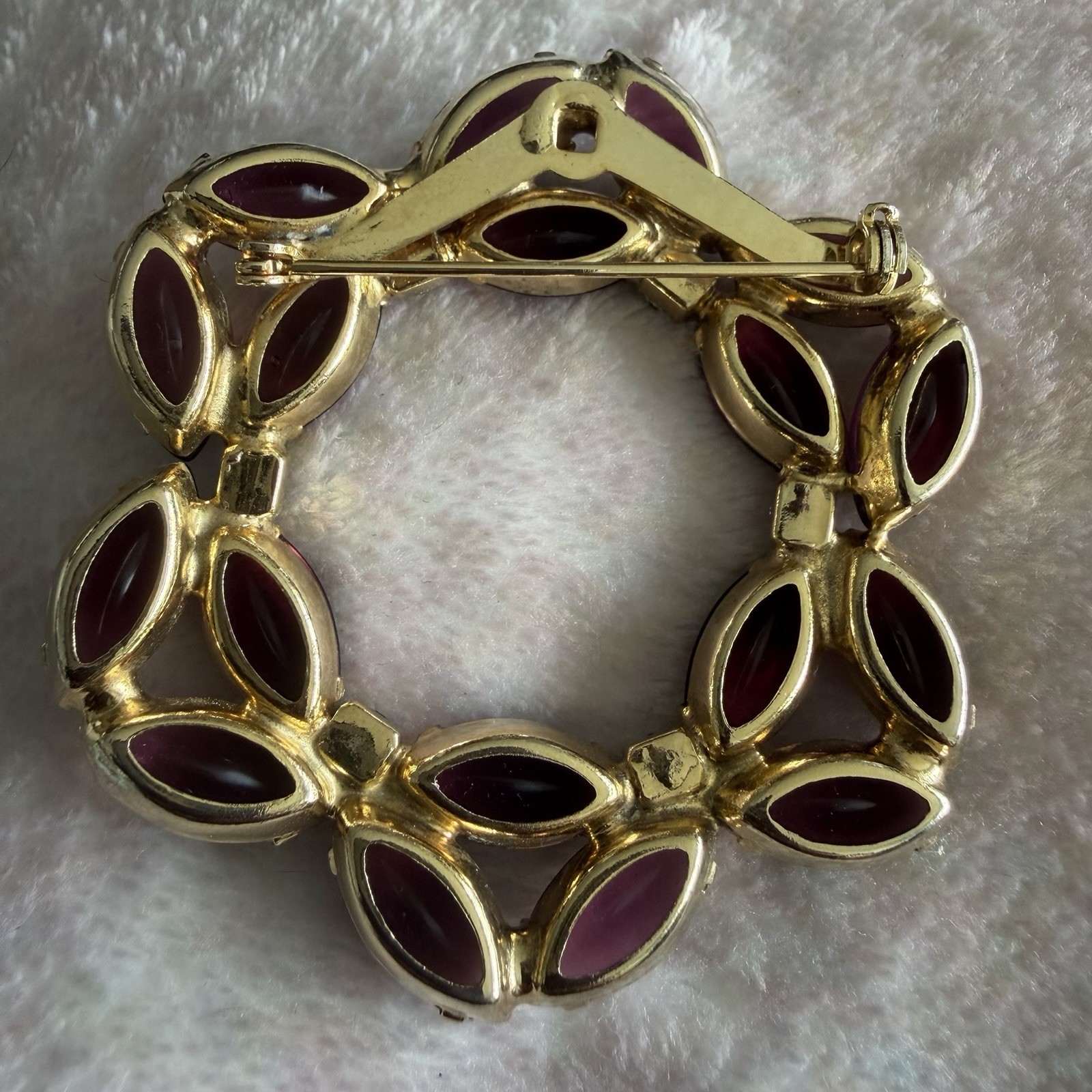Vintage 1960s Plum Purple Marquise Rhinestone Wreath Brooch Gold Tone Pin