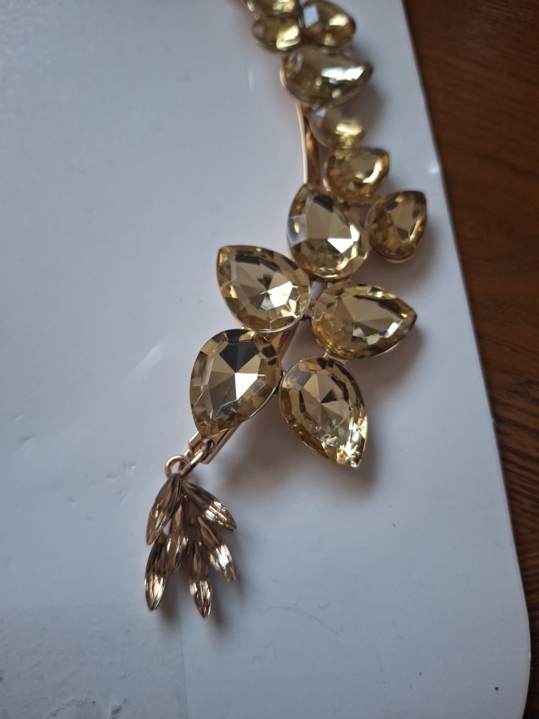 Izzy & Liv Women’s Costume Jewelry Necklace Pre-owned Great Condition