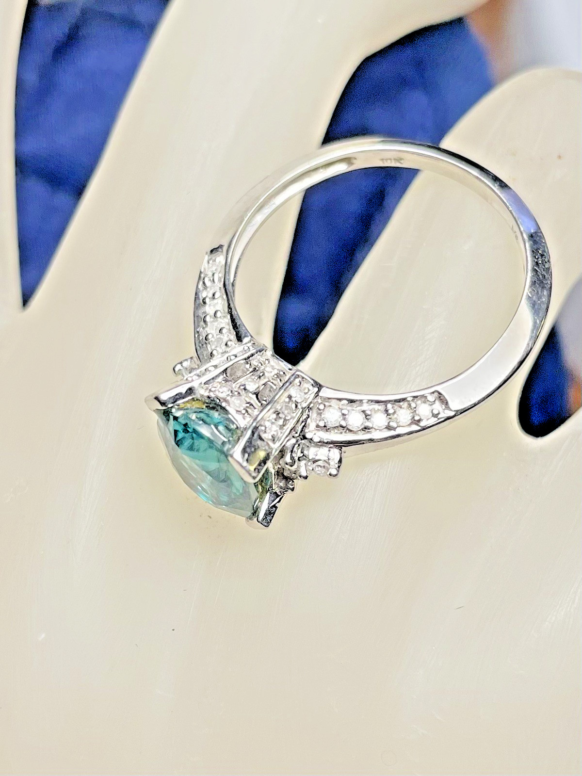 10KT Solid White Gold Ring Diamonds & Natural Blue Zircon 2.08 CTW 3.3grams Wow