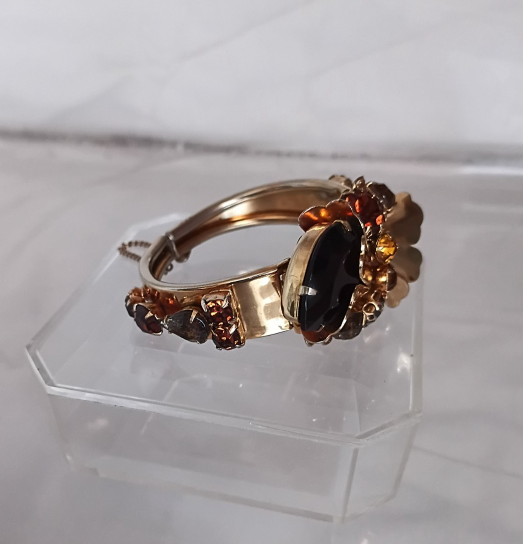 Vintg Carnegie, Caviness, Hobe Unsigned Rhinestone Clamper Bracelet Earrings Set