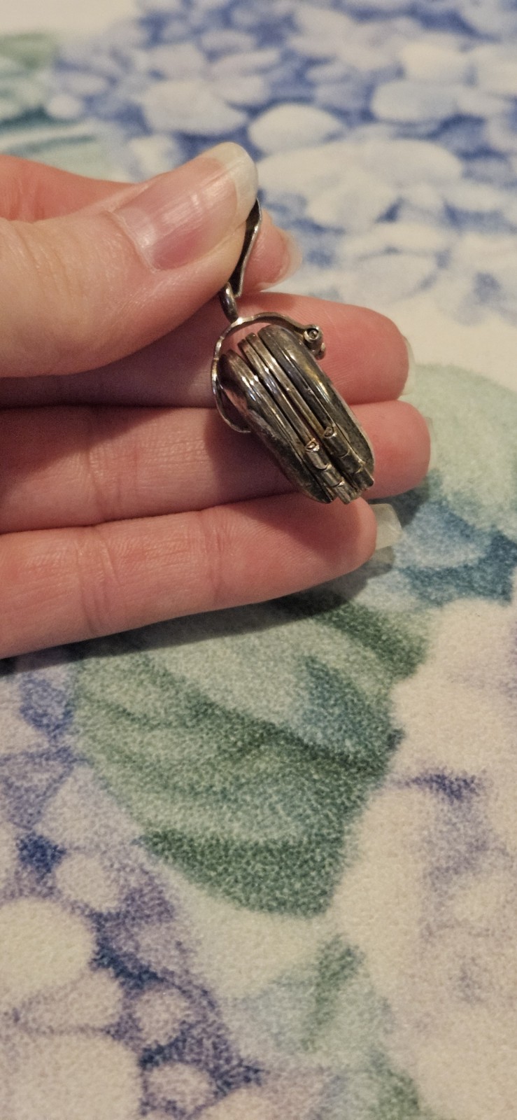 Folding Heart Locket. Silver Tone 🩶