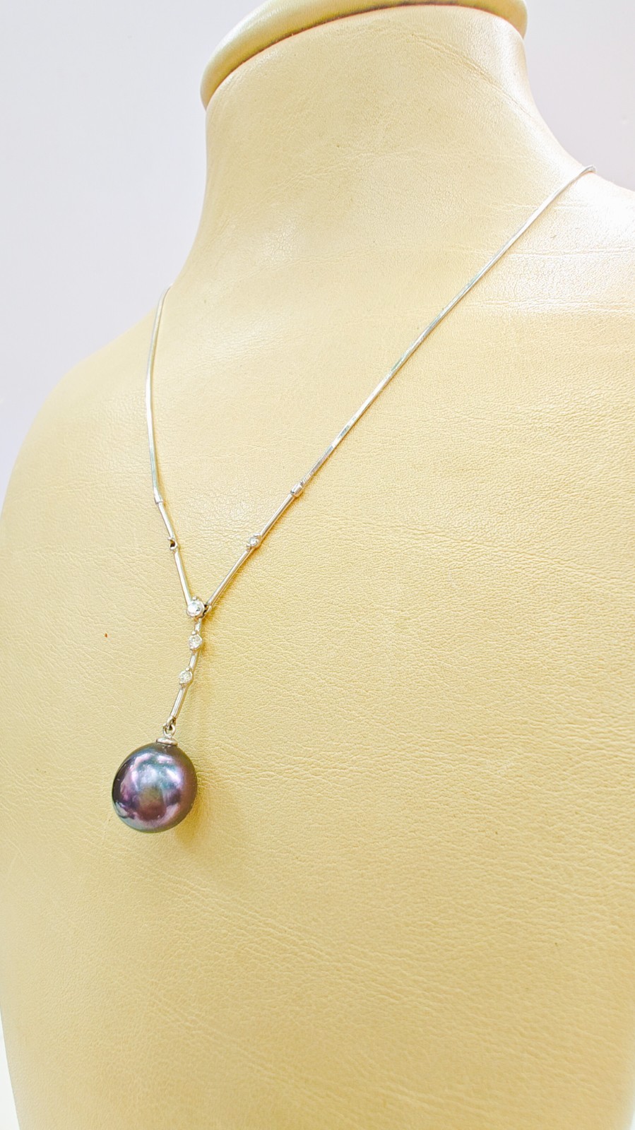 18K White Gold 10.9mm Tahitian Pearl .11ct Diamond Necklace 17” 6.12g