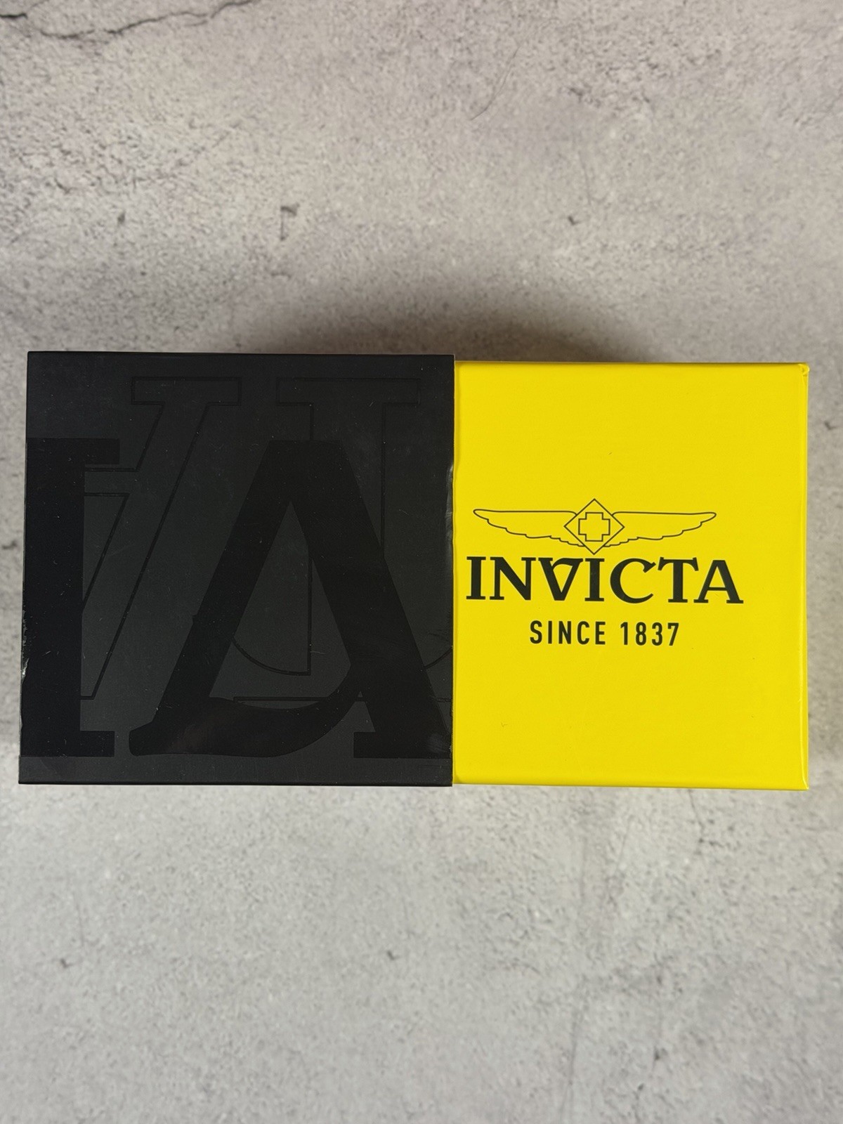 Invicta Speedway Rim Men’s 42mm Singapore Quartz Gunmetal Dial 30m Watch NEW BOX