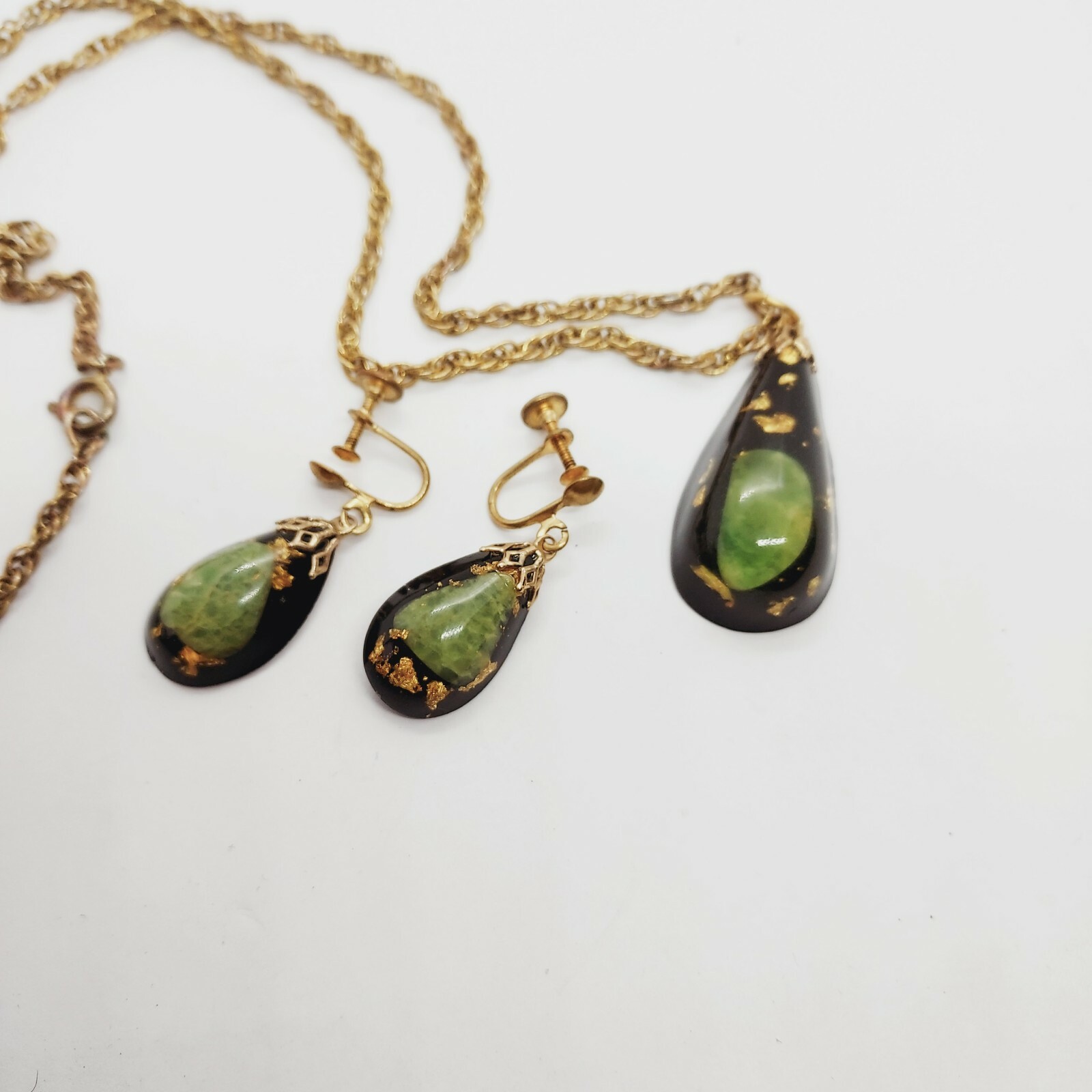 Vtg Necklace Earrings Set Lucite Gold Flake Plastic Resin Teardrops Mod Pendant
