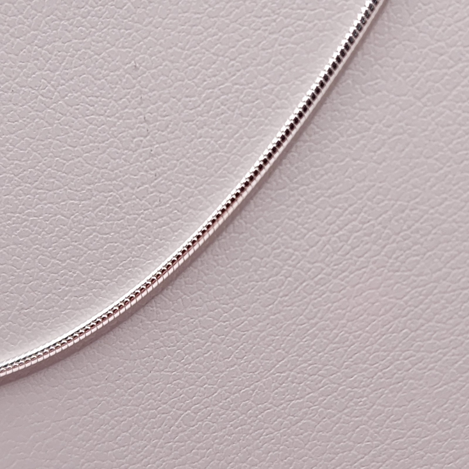 925 NEW Sterling Silver ITALIAN Ajustable Snake Chain 22″ Length 1mm Width FREE